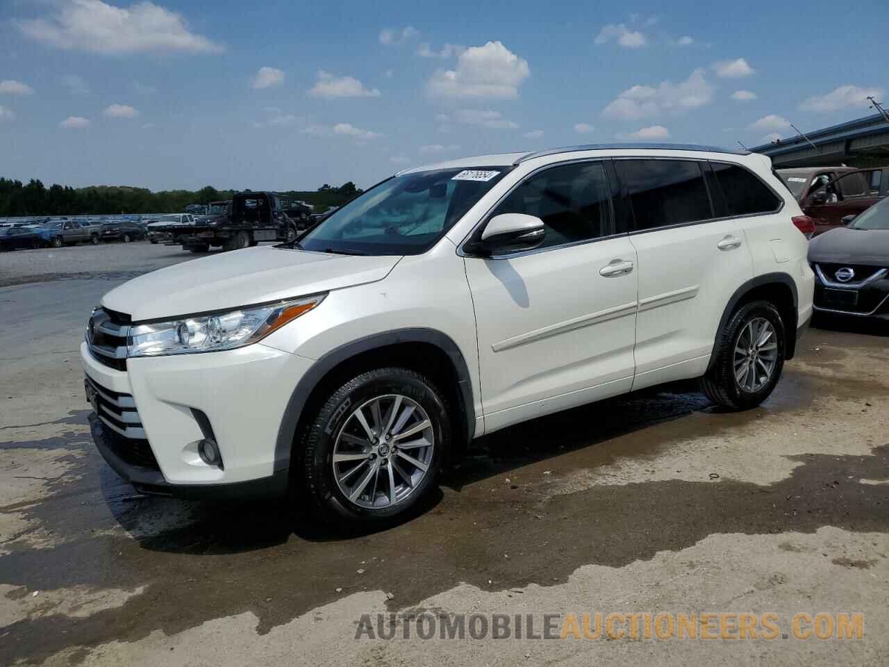 5TDJZRFH8JS857032 TOYOTA HIGHLANDER 2018