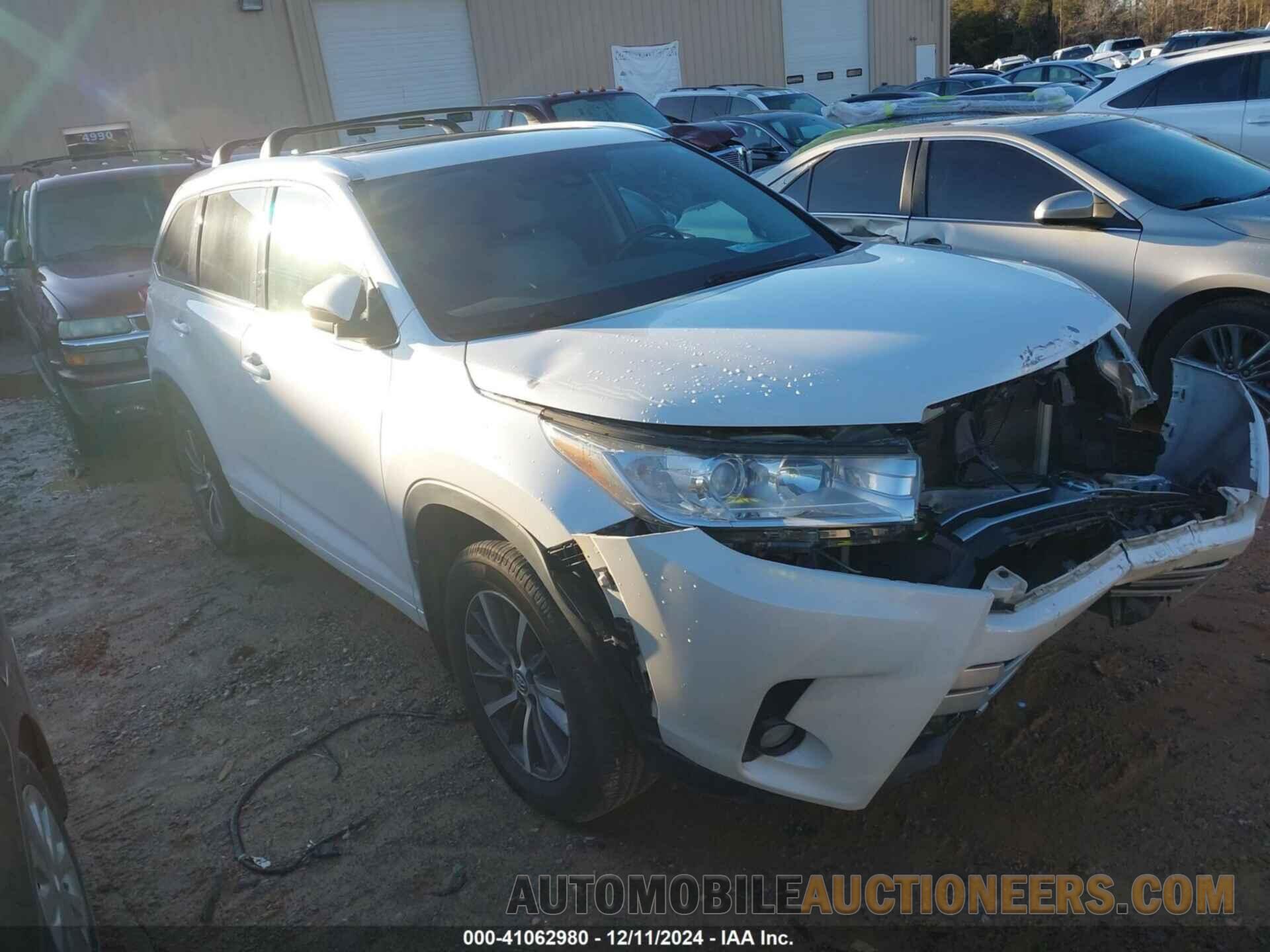 5TDJZRFH8JS860139 TOYOTA HIGHLANDER 2018