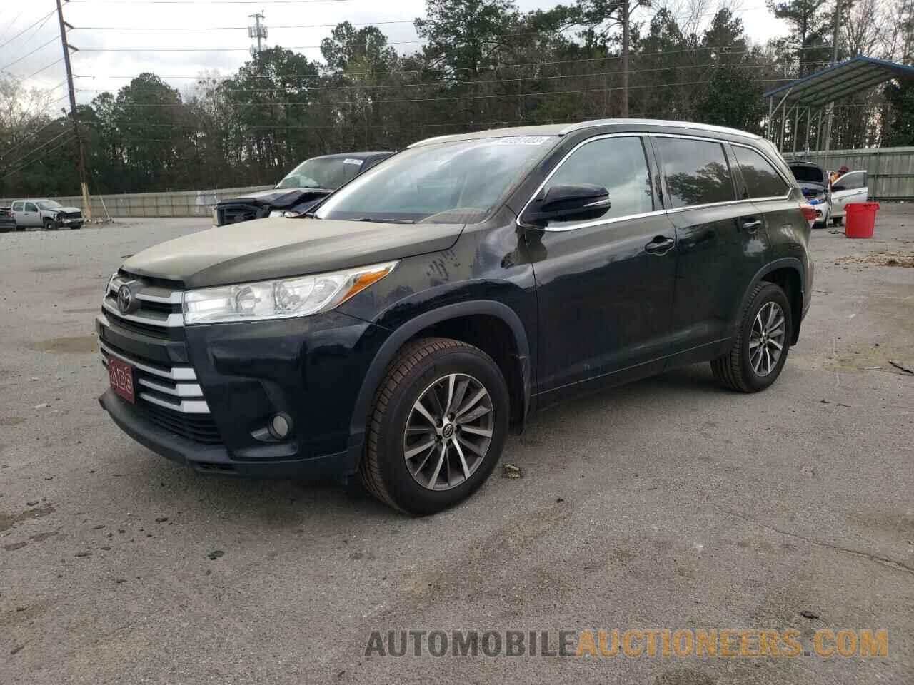 5TDJZRFH8JS885378 TOYOTA HIGHLANDER 2018