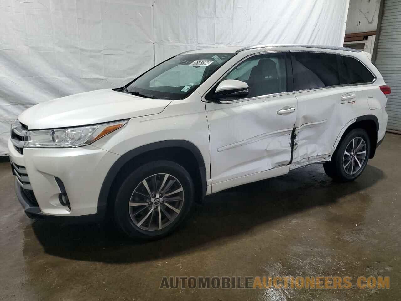 5TDJZRFH8JS905161 TOYOTA HIGHLANDER 2018