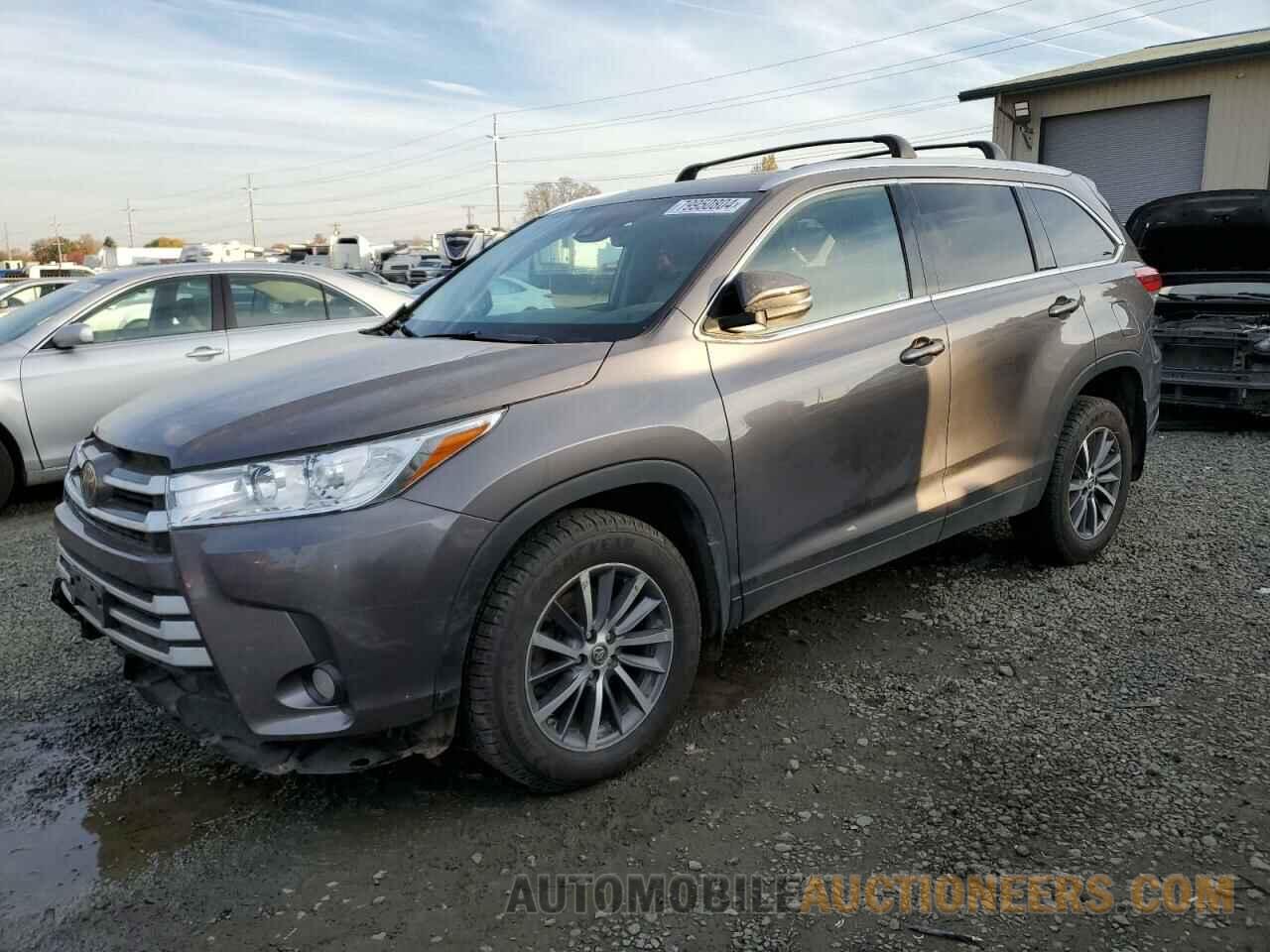 5TDJZRFH8KS569402 TOYOTA HIGHLANDER 2019