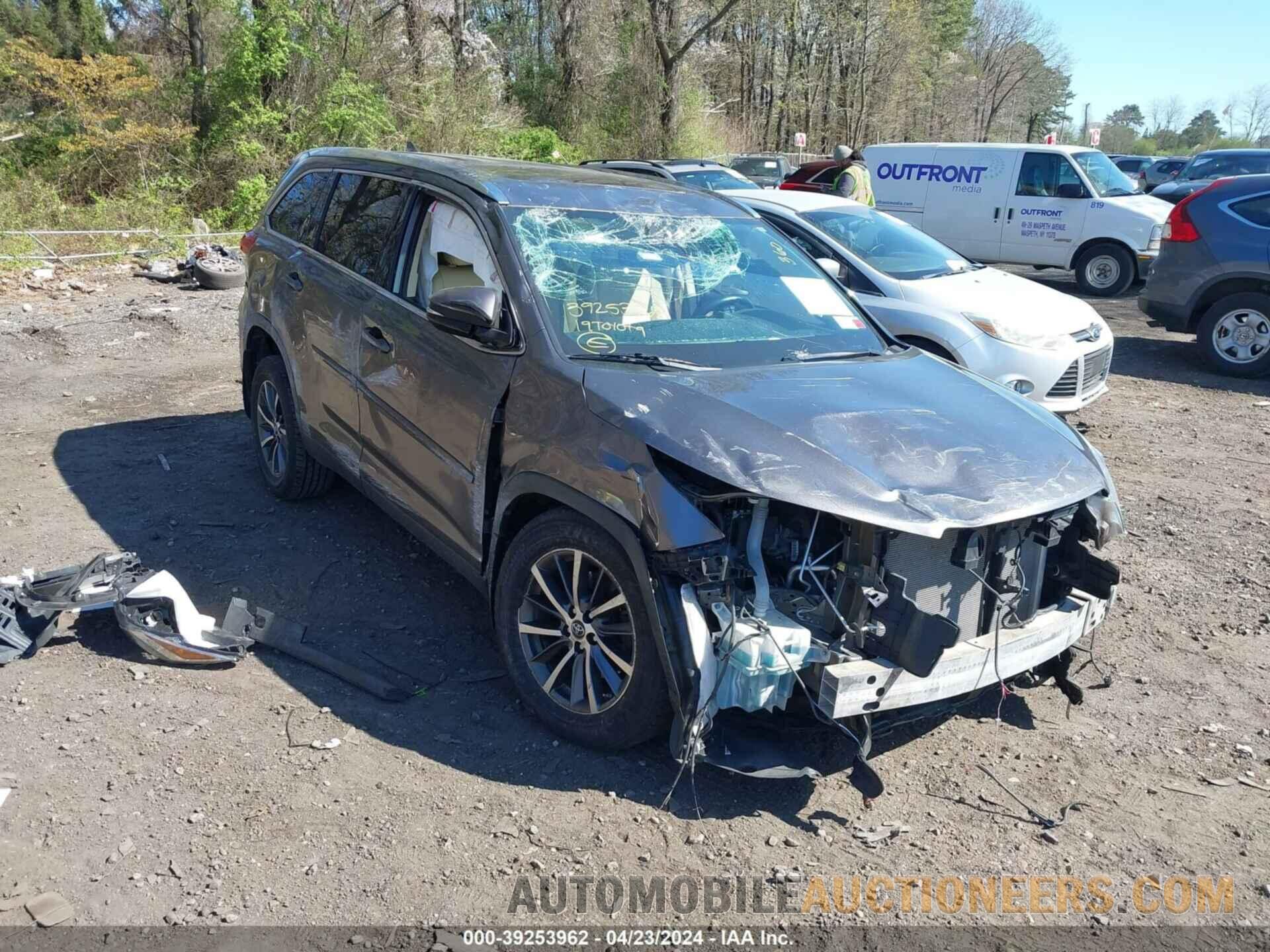 5TDJZRFH8KS594865 TOYOTA HIGHLANDER 2019