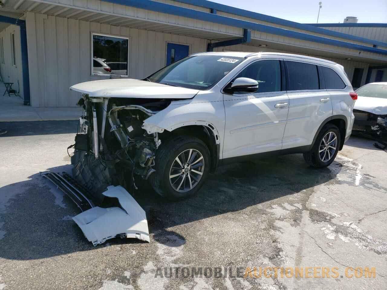 5TDJZRFH8KS617867 TOYOTA HIGHLANDER 2019