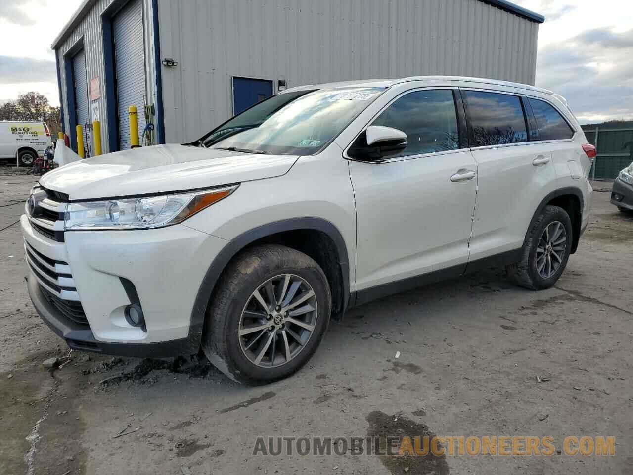 5TDJZRFH8KS625869 TOYOTA HIGHLANDER 2019