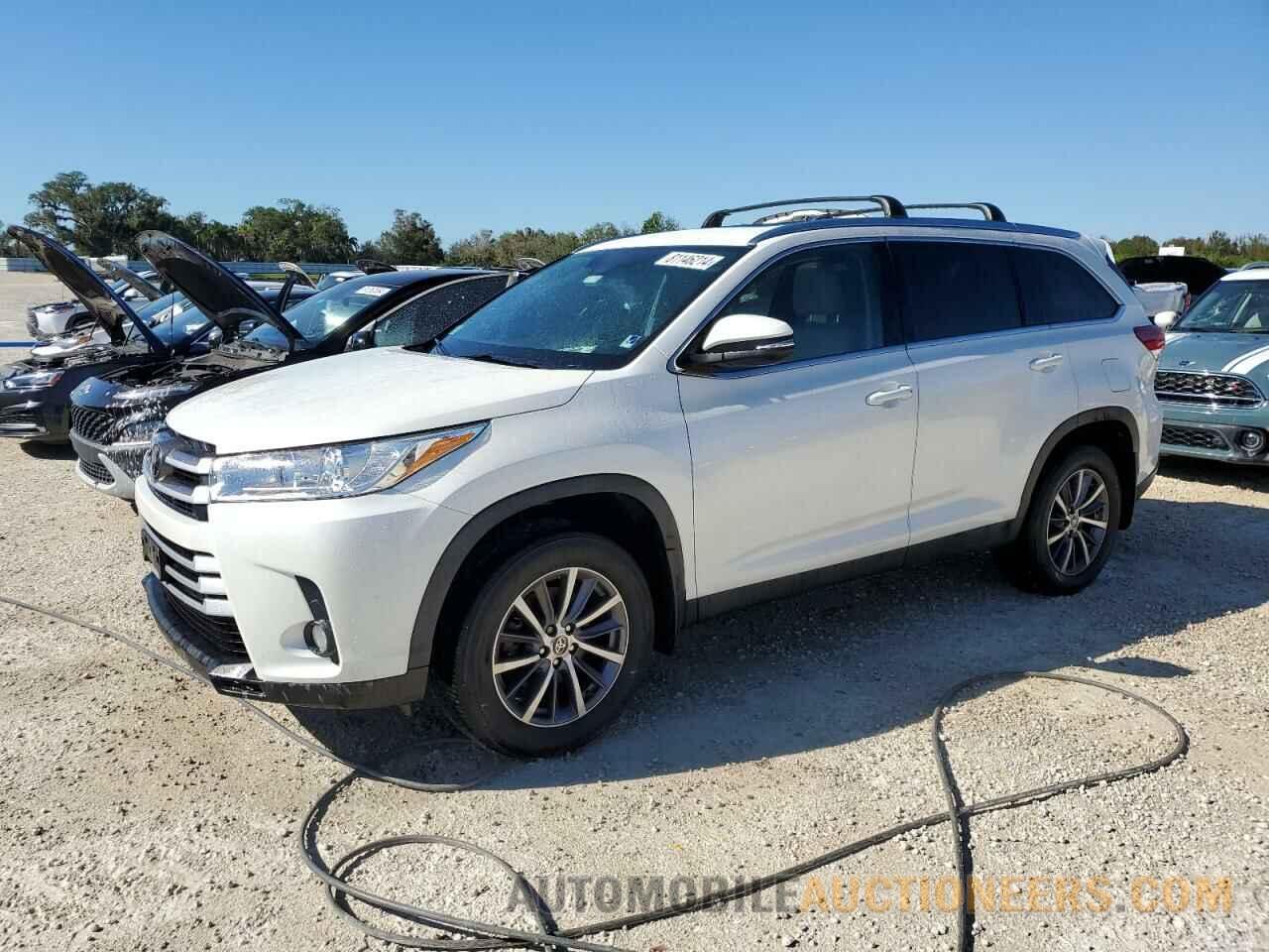 5TDJZRFH8KS625886 TOYOTA HIGHLANDER 2019