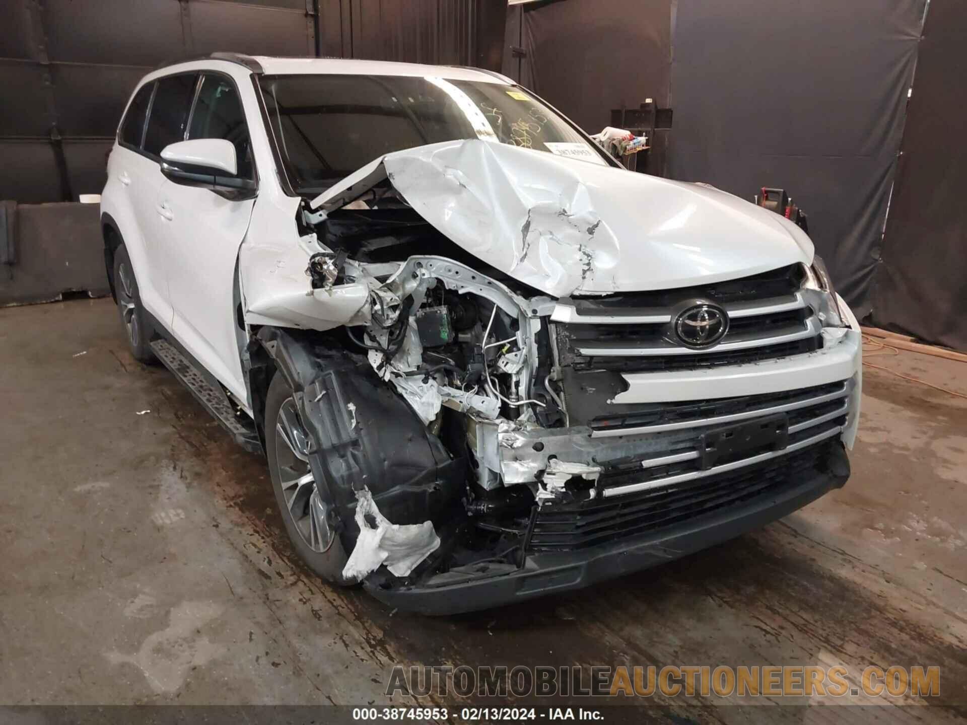 5TDJZRFH8KS709173 TOYOTA HIGHLANDER 2019