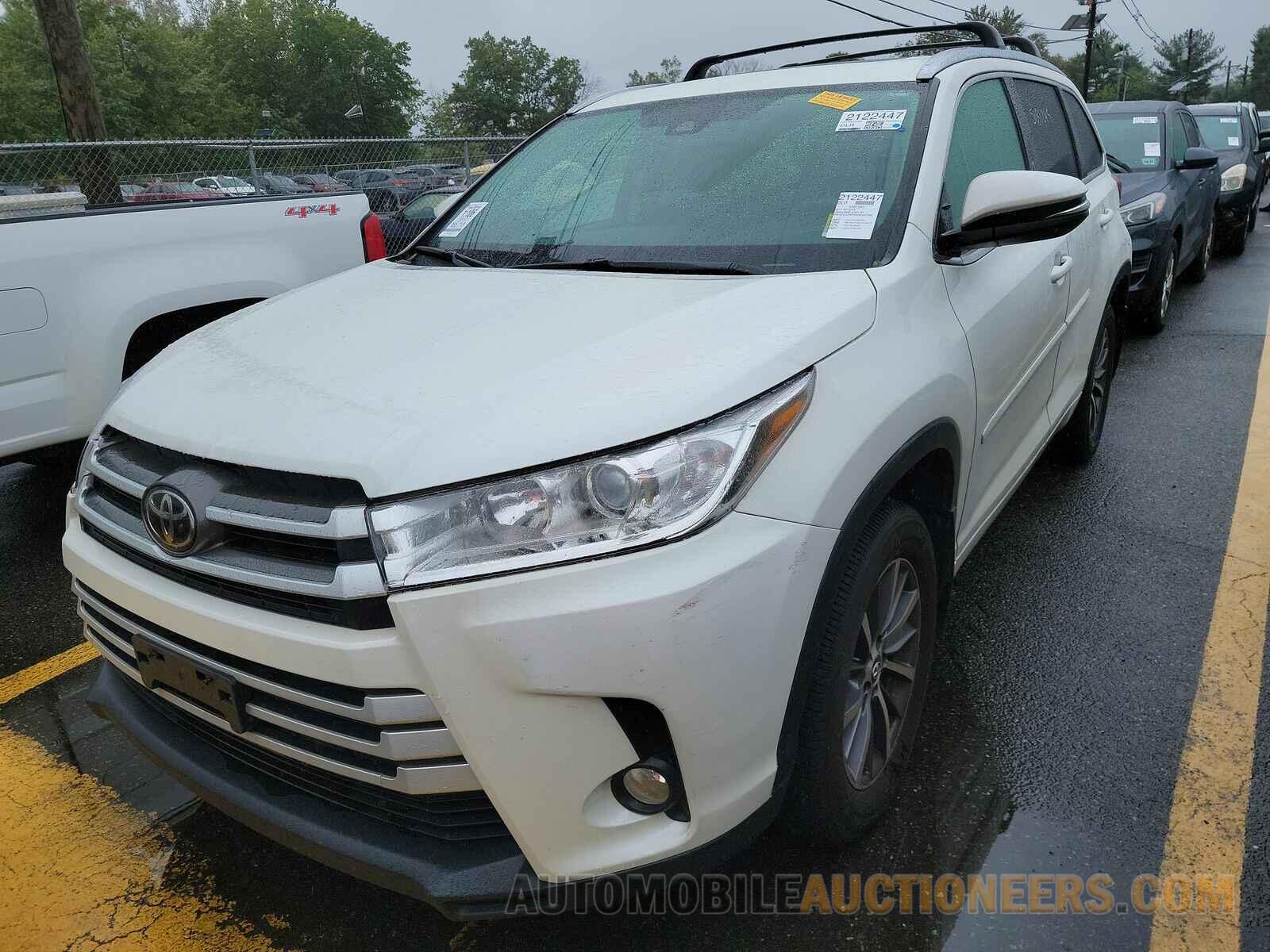 5TDJZRFH9HS357360 Toyota Highlander 2017