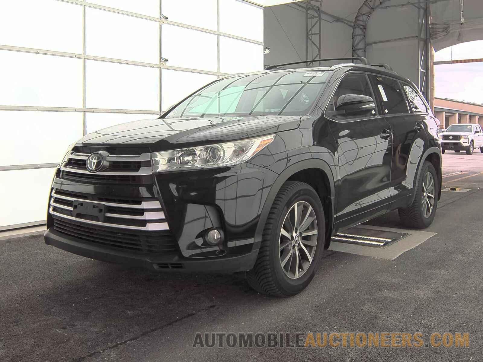 5TDJZRFH9HS389483 Toyota Highlander 2017