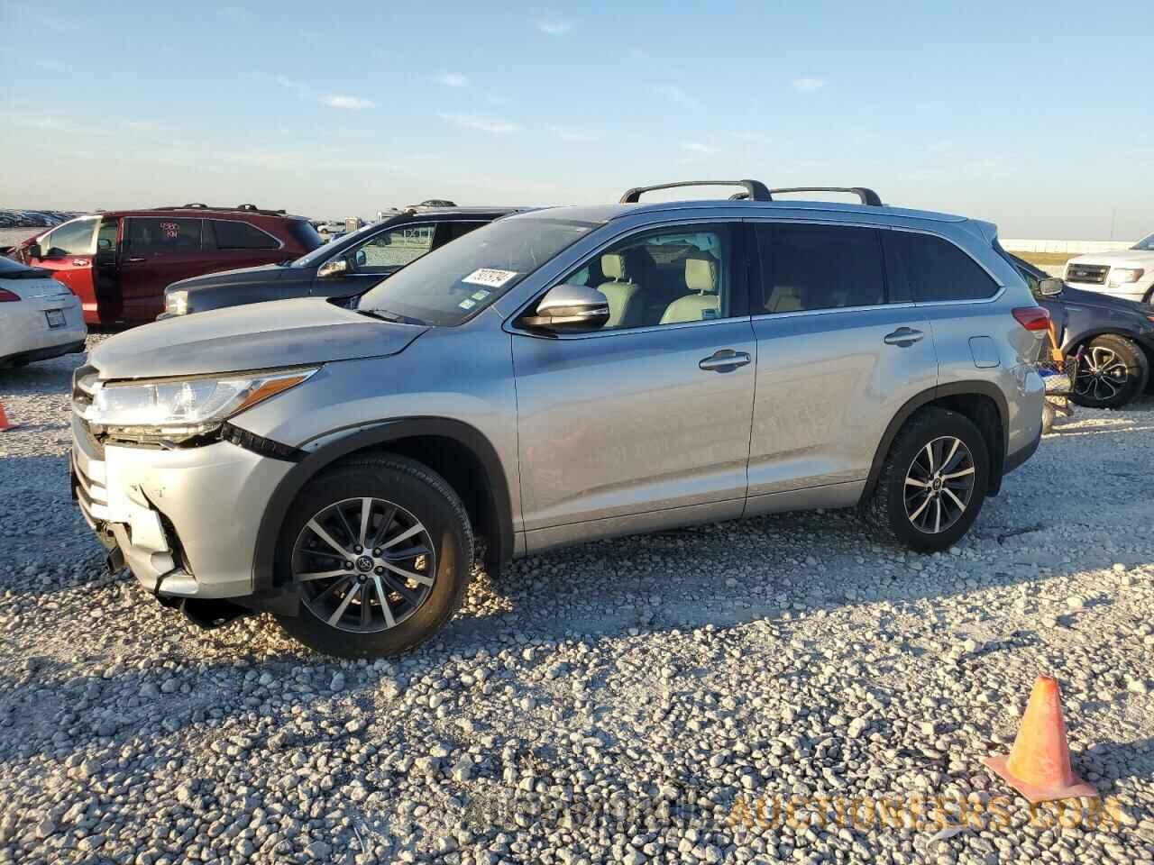 5TDJZRFH9HS518323 TOYOTA HIGHLANDER 2017