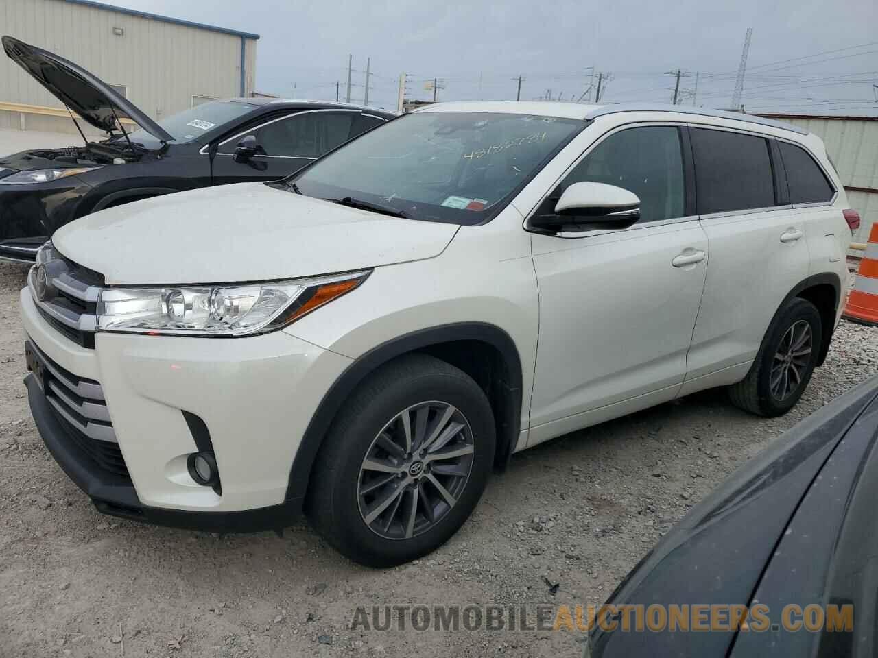 5TDJZRFH9JS525553 TOYOTA HIGHLANDER 2018