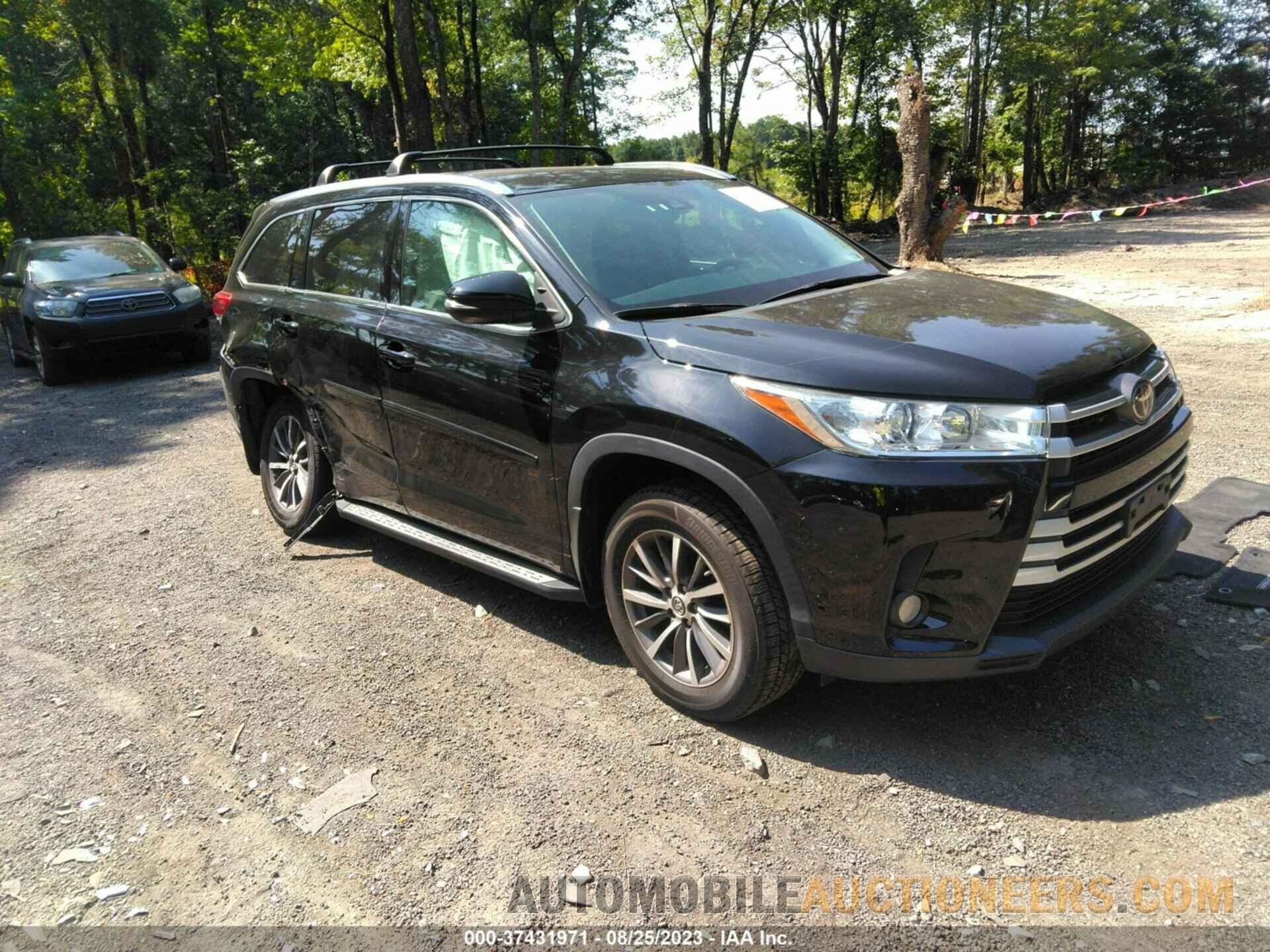 5TDJZRFH9JS531093 TOYOTA HIGHLANDER 2018