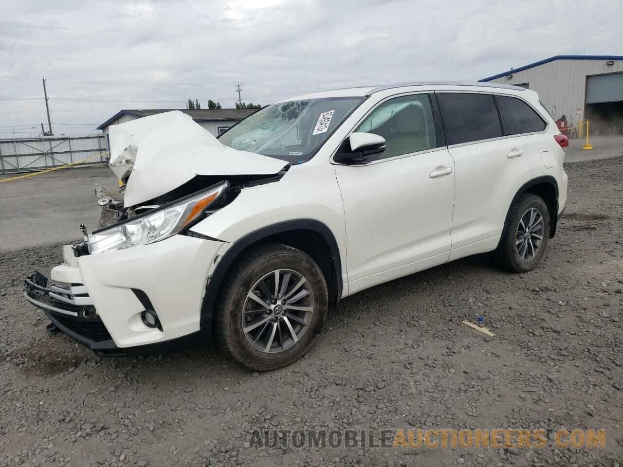 5TDJZRFH9JS534060 TOYOTA HIGHLANDER 2018