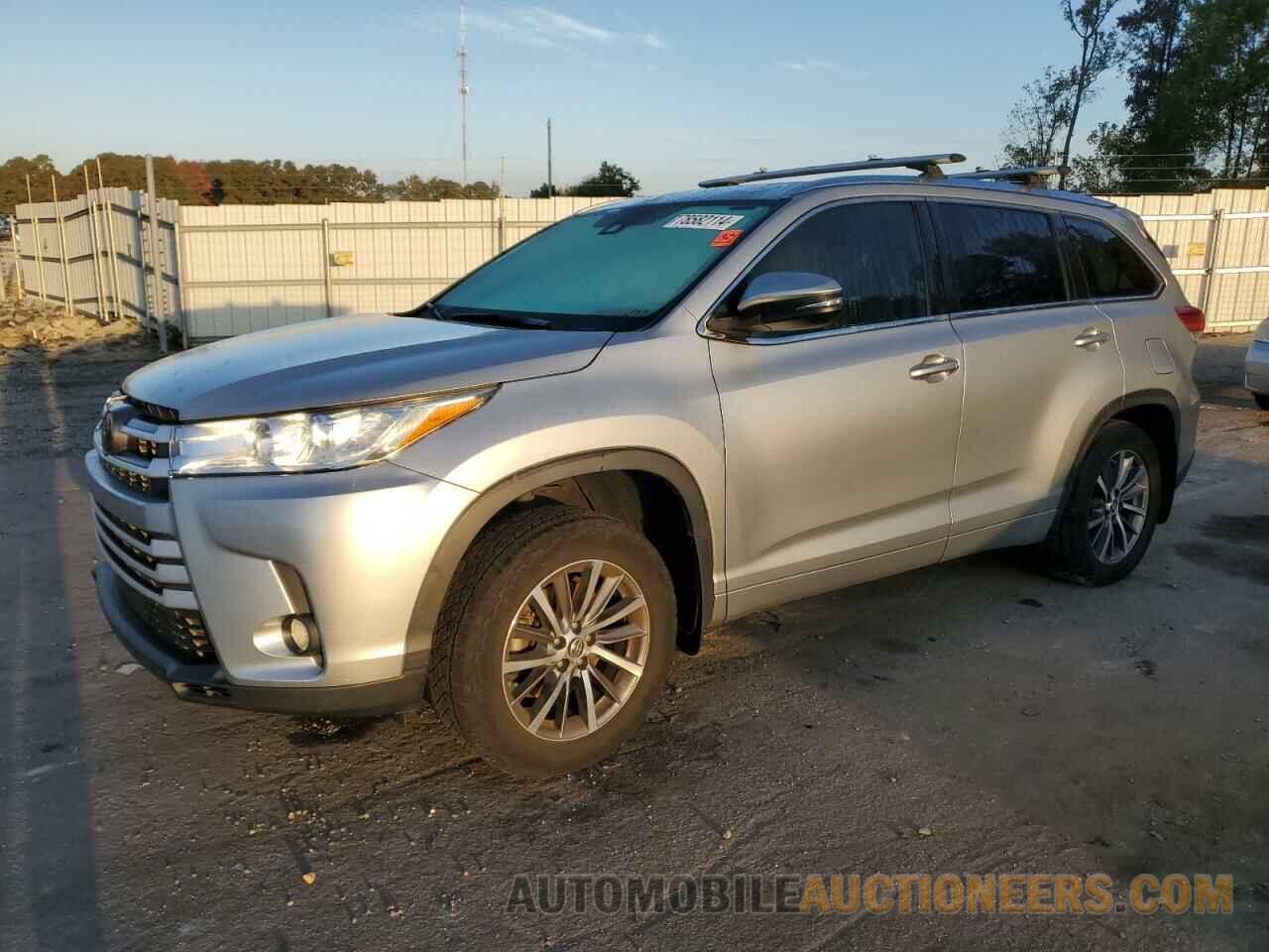 5TDJZRFH9JS540845 TOYOTA HIGHLANDER 2018