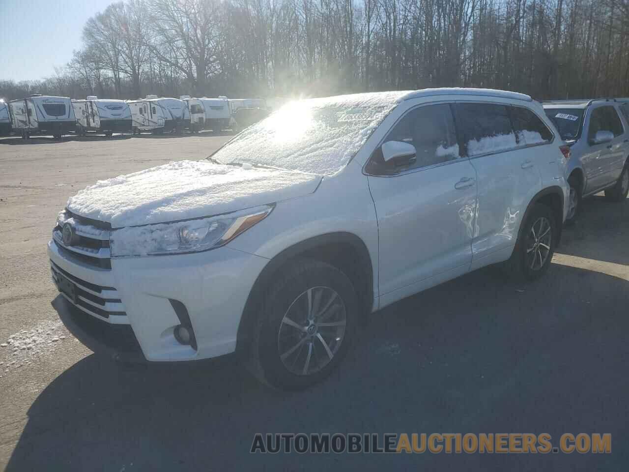 5TDJZRFH9JS556124 TOYOTA HIGHLANDER 2018