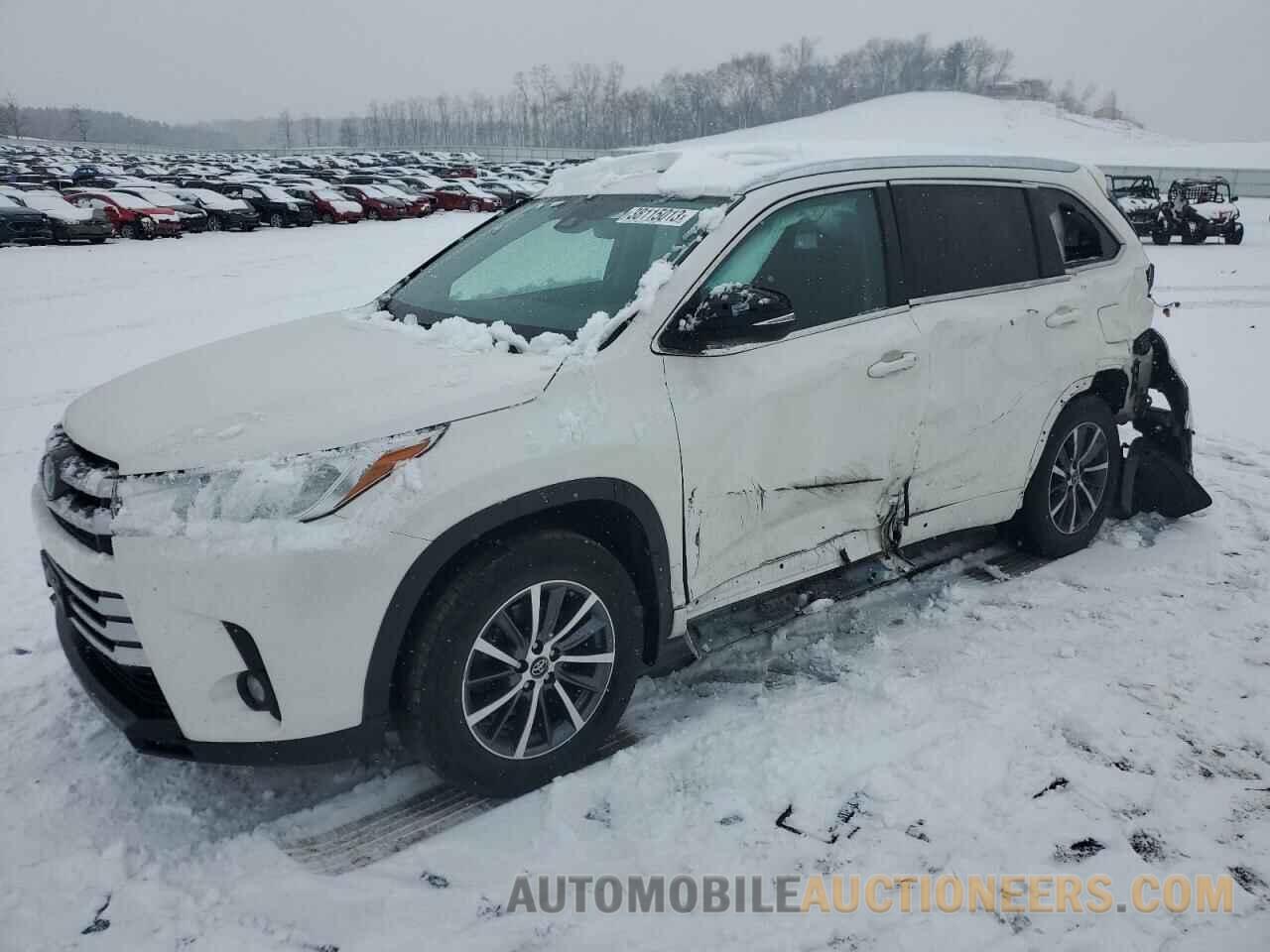 5TDJZRFH9JS556625 TOYOTA HIGHLANDER 2018