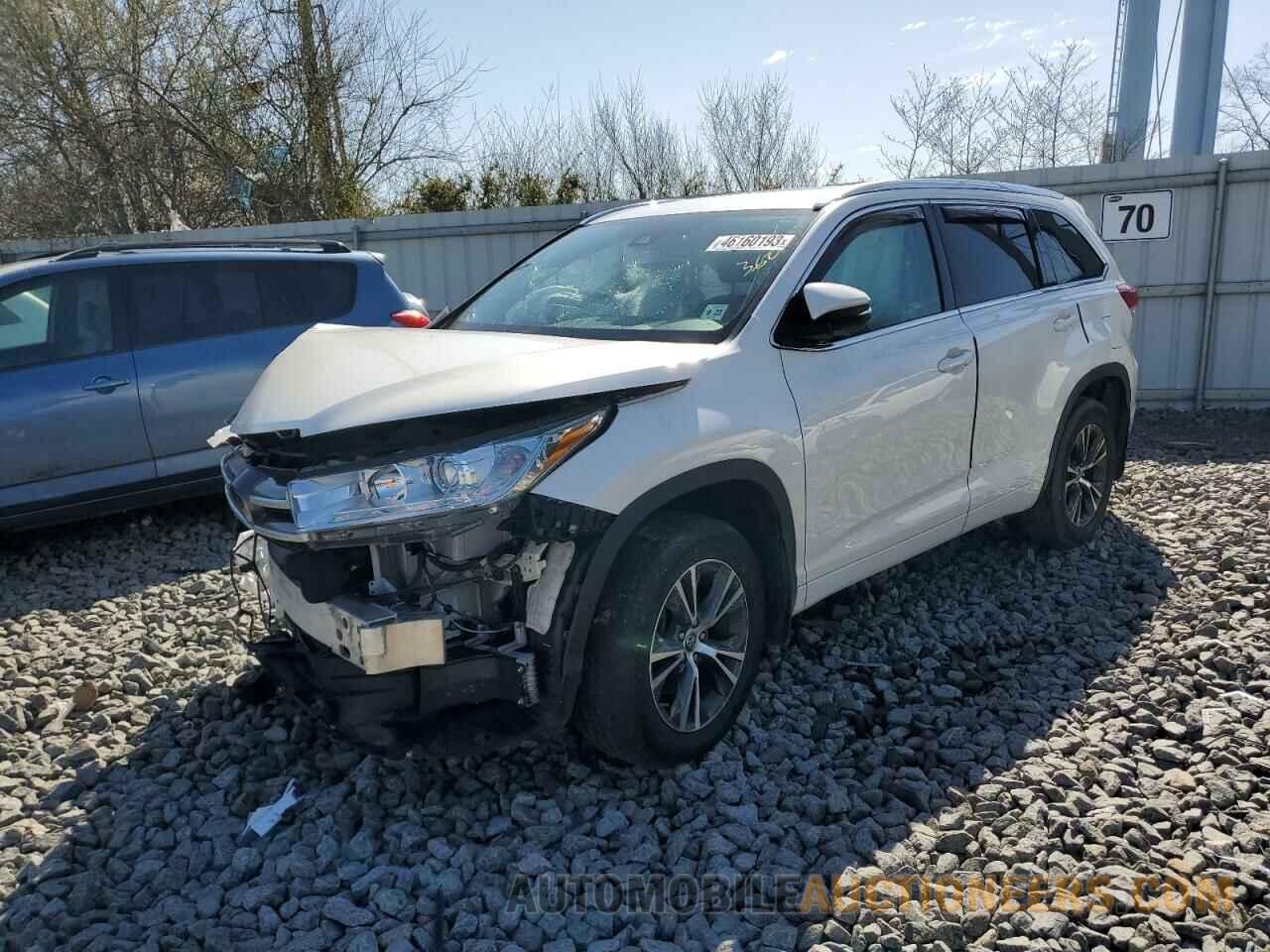 5TDJZRFH9JS560142 TOYOTA HIGHLANDER 2018