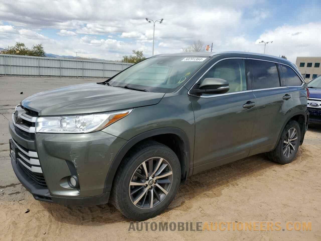 5TDJZRFH9JS810446 TOYOTA HIGHLANDER 2018