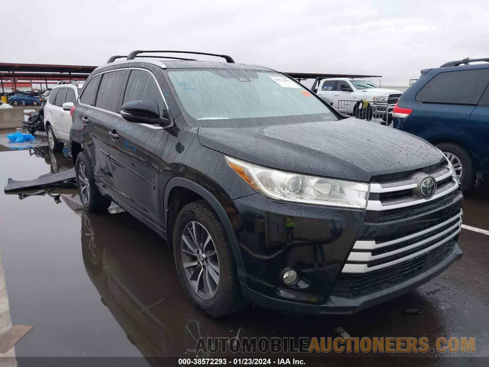 5TDJZRFH9JS818935 TOYOTA HIGHLANDER 2018