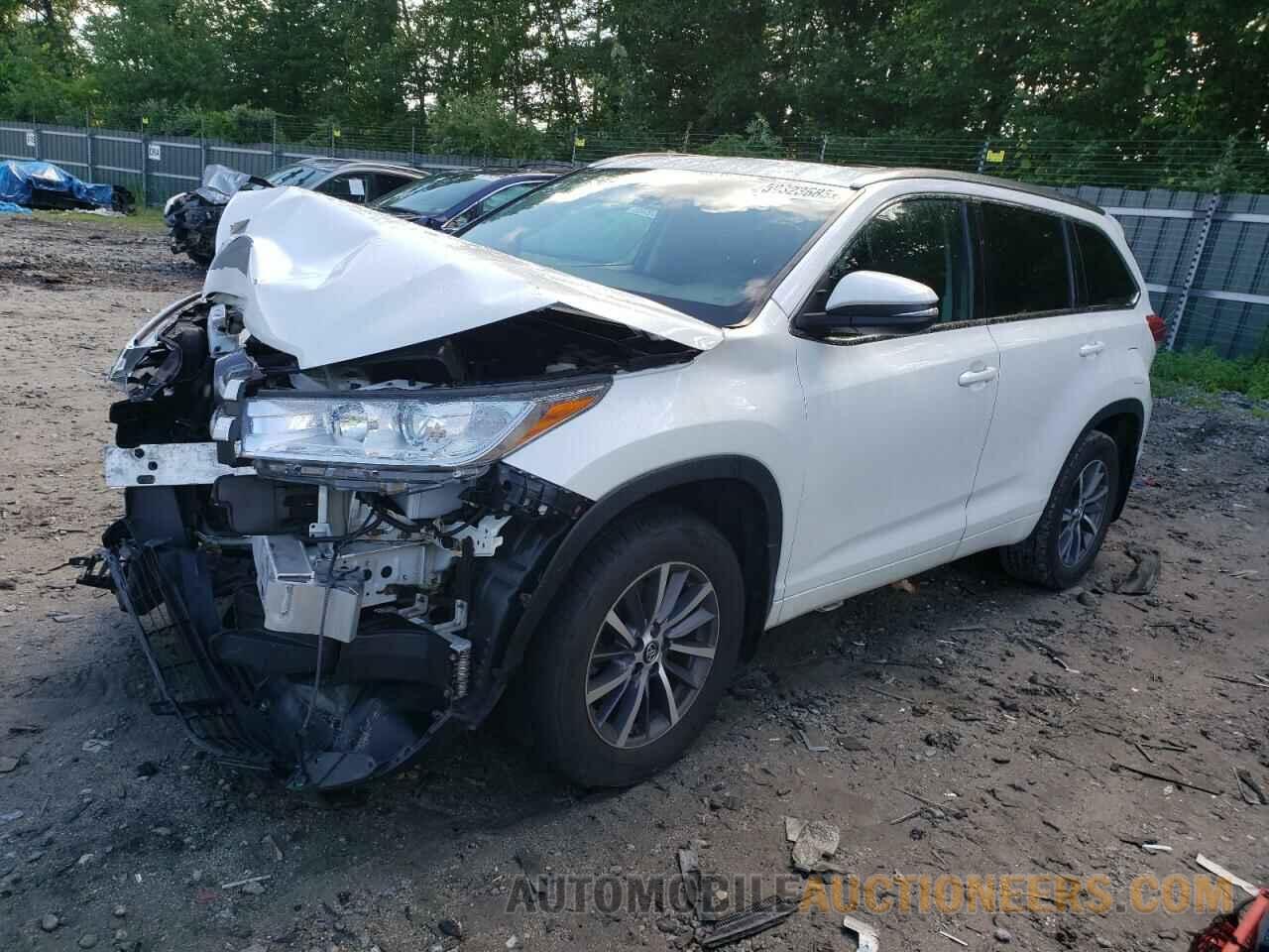 5TDJZRFH9JS820846 TOYOTA HIGHLANDER 2018