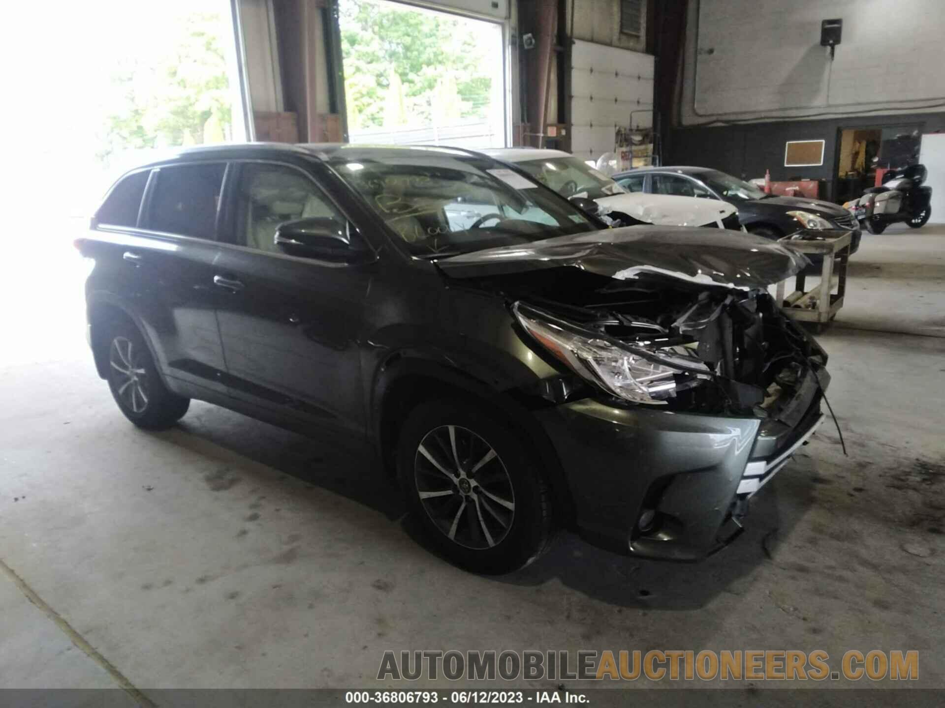 5TDJZRFH9JS846735 TOYOTA HIGHLANDER 2018