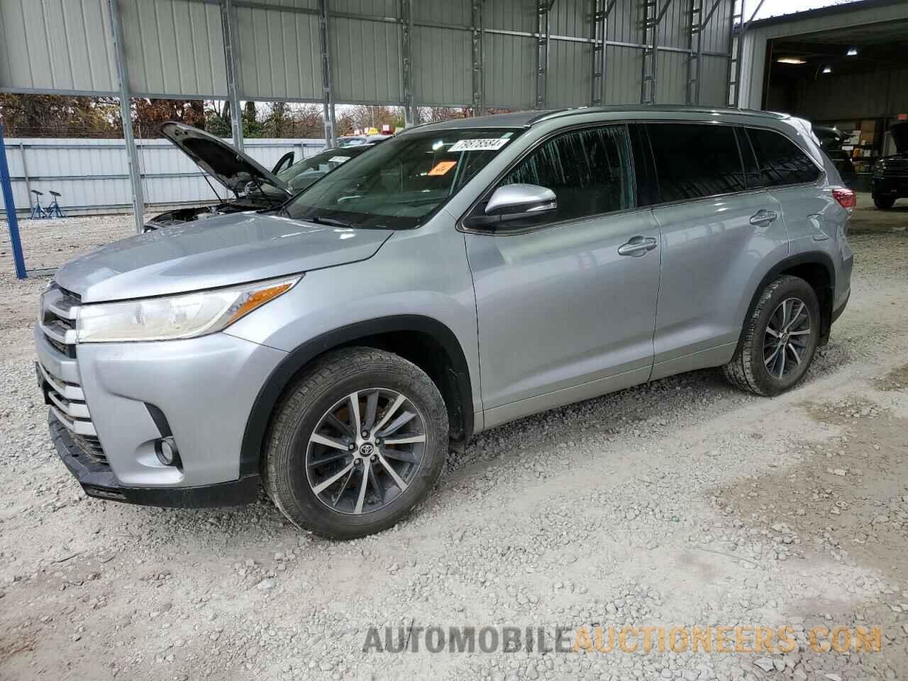 5TDJZRFH9JS864166 TOYOTA HIGHLANDER 2018