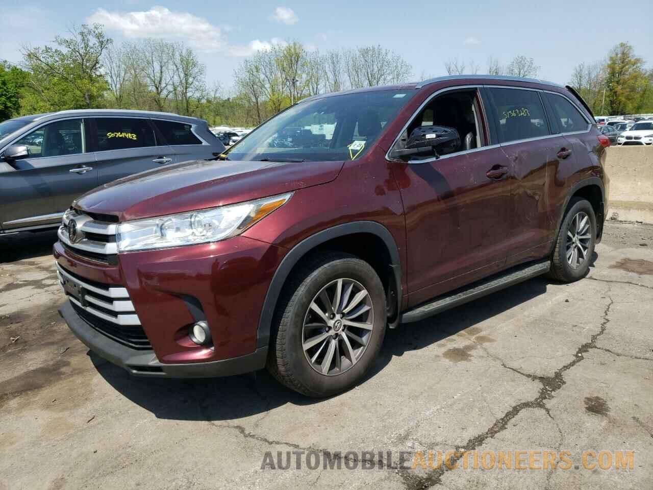 5TDJZRFH9JS888533 TOYOTA HIGHLANDER 2018