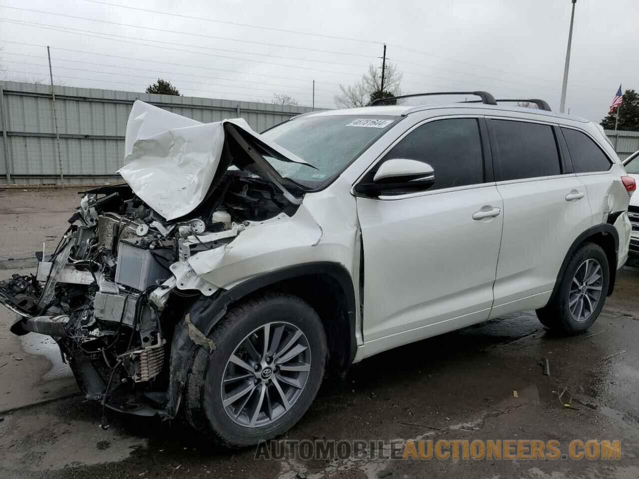 5TDJZRFH9JS891061 TOYOTA HIGHLANDER 2018