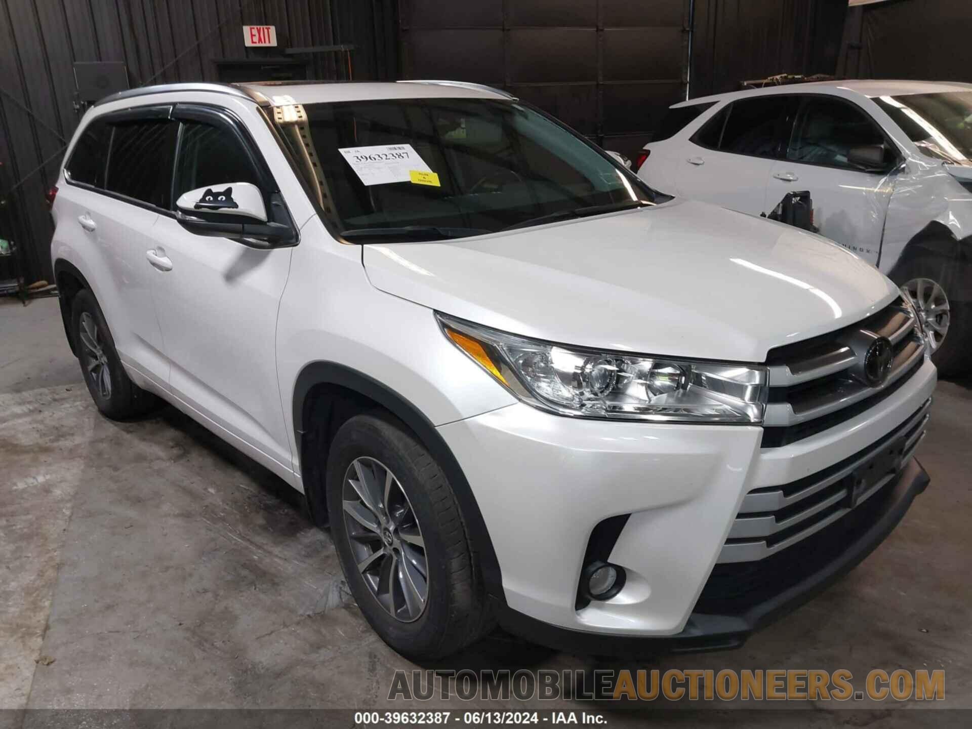 5TDJZRFH9JS908618 TOYOTA HIGHLANDER 2018