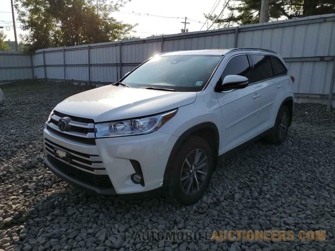 5TDJZRFH9KS562748 TOYOTA HIGHLANDER 2019