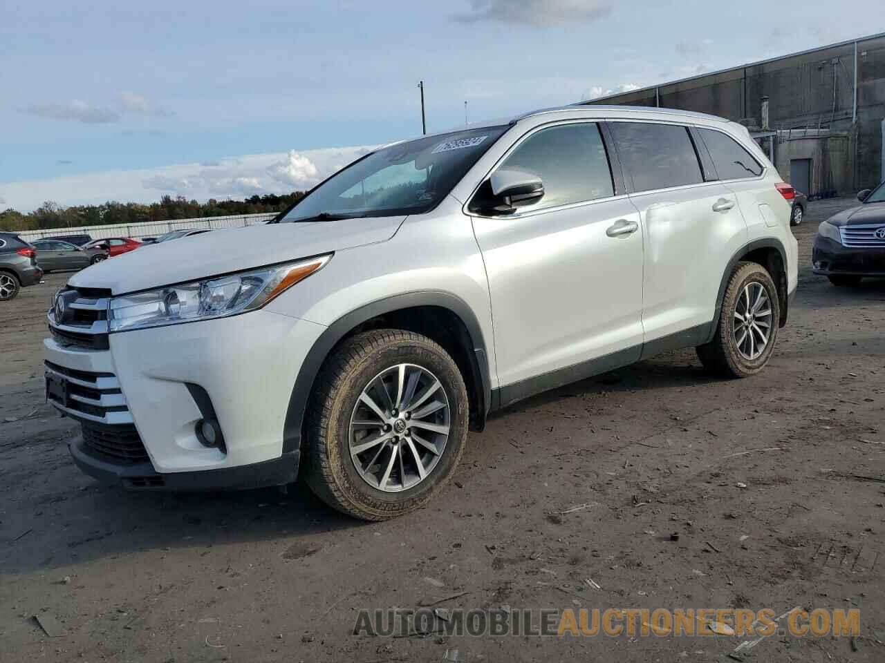 5TDJZRFH9KS570753 TOYOTA HIGHLANDER 2019