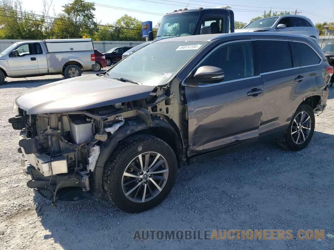 5TDJZRFH9KS580845 TOYOTA HIGHLANDER 2019