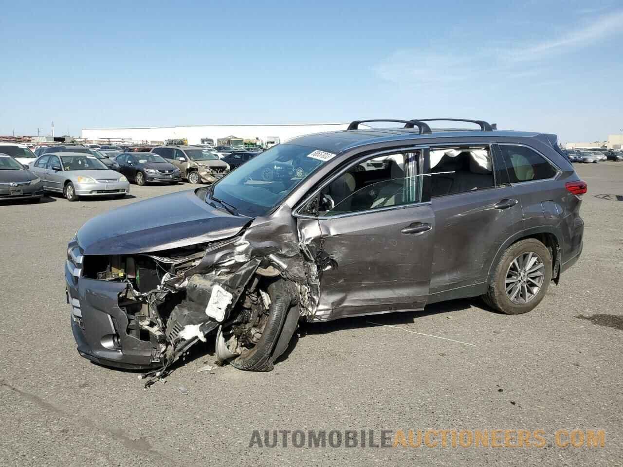 5TDJZRFH9KS585043 TOYOTA HIGHLANDER 2019