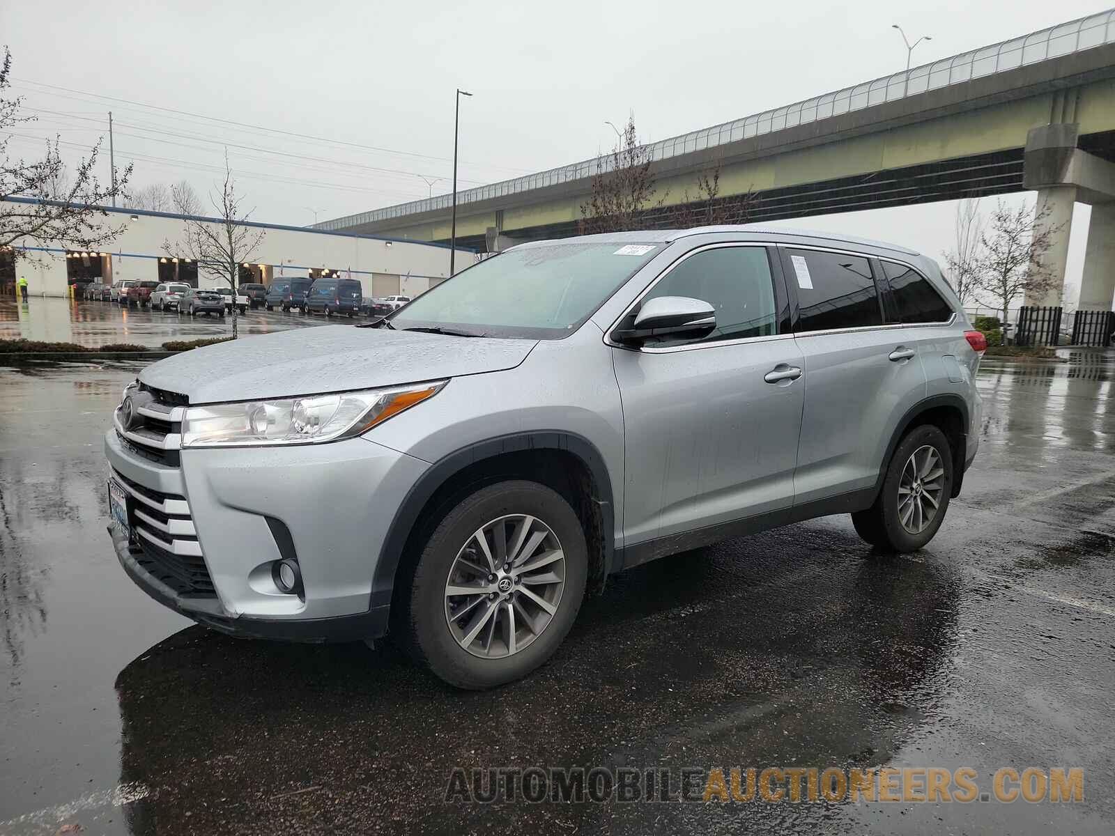 5TDJZRFH9KS606232 Toyota Highlander 2019