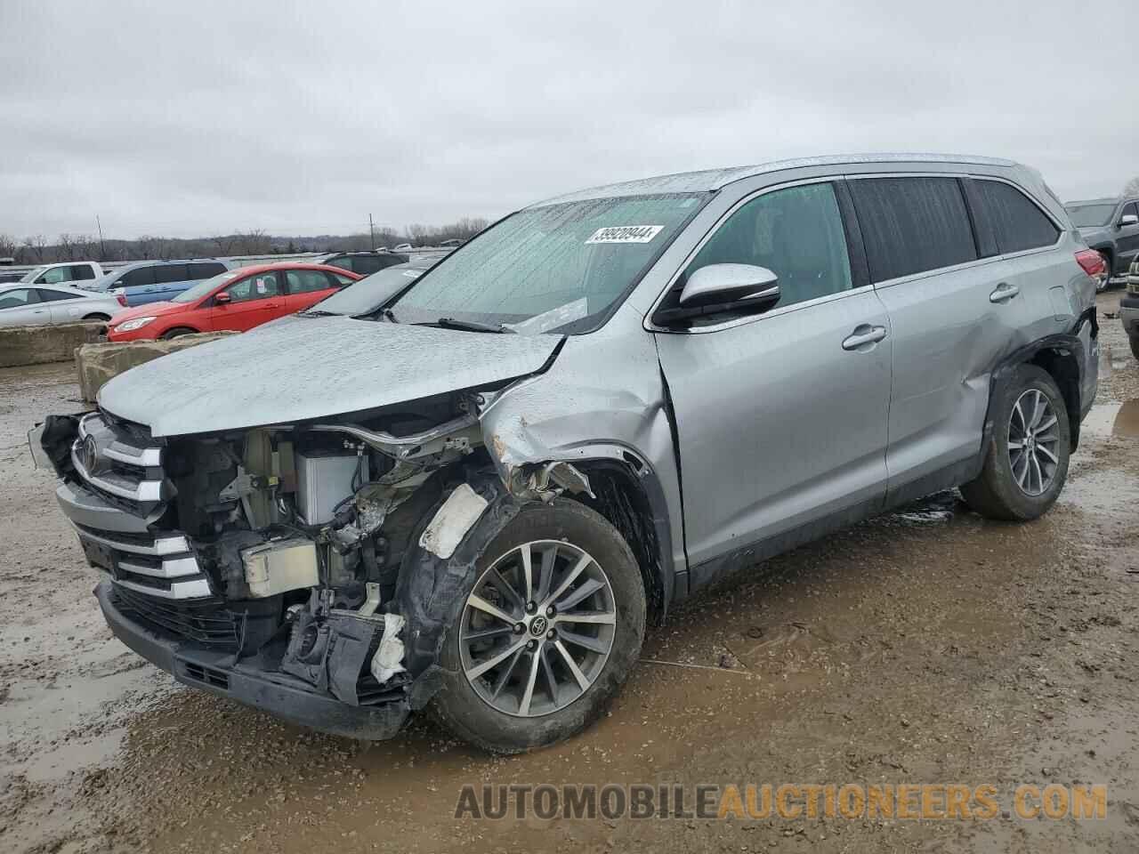 5TDJZRFH9KS611589 TOYOTA HIGHLANDER 2019