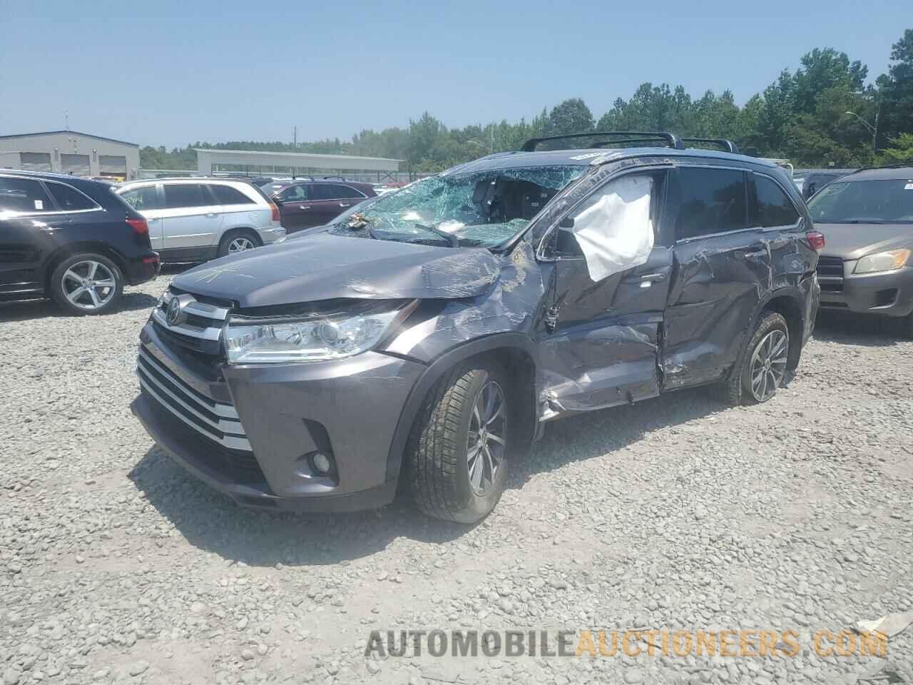 5TDJZRFH9KS629767 TOYOTA HIGHLANDER 2019