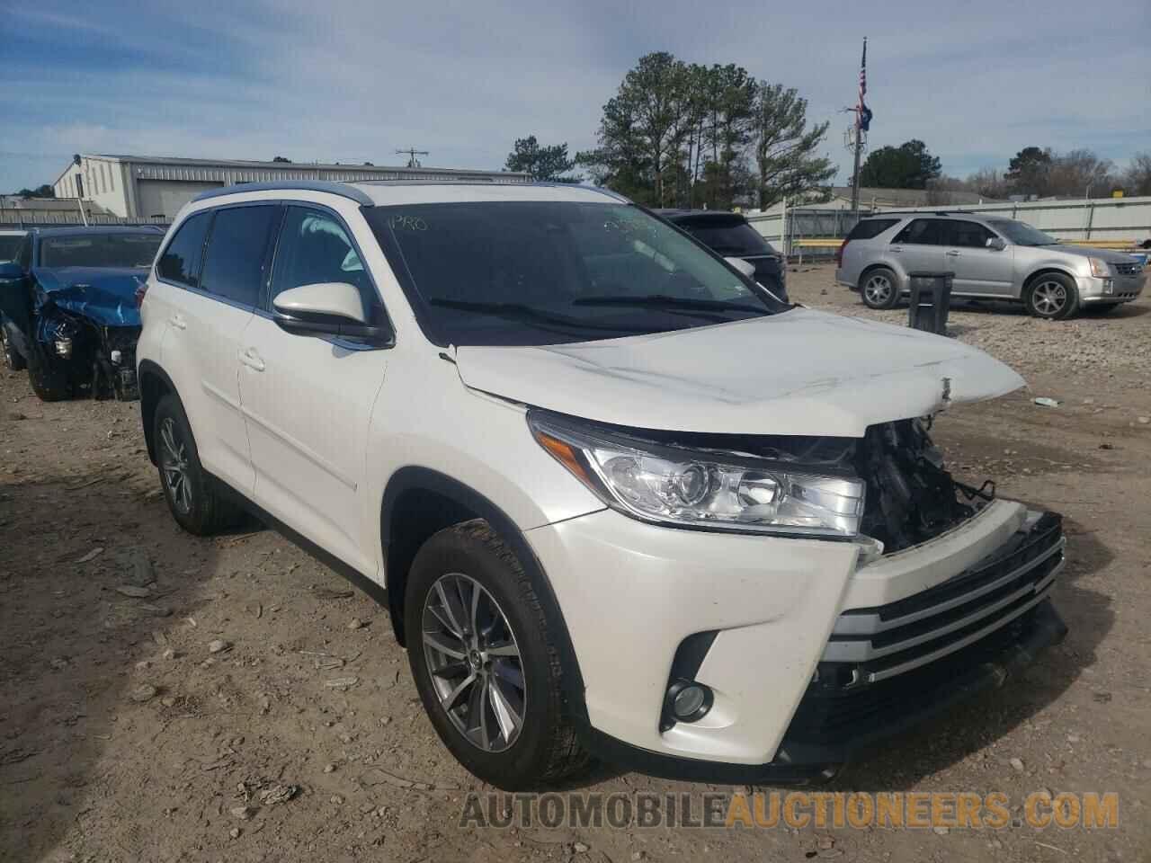 5TDJZRFH9KS708940 TOYOTA HIGHLANDER 2019