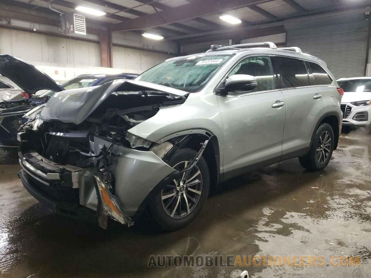 5TDJZRFH9KS712163 TOYOTA HIGHLANDER 2019