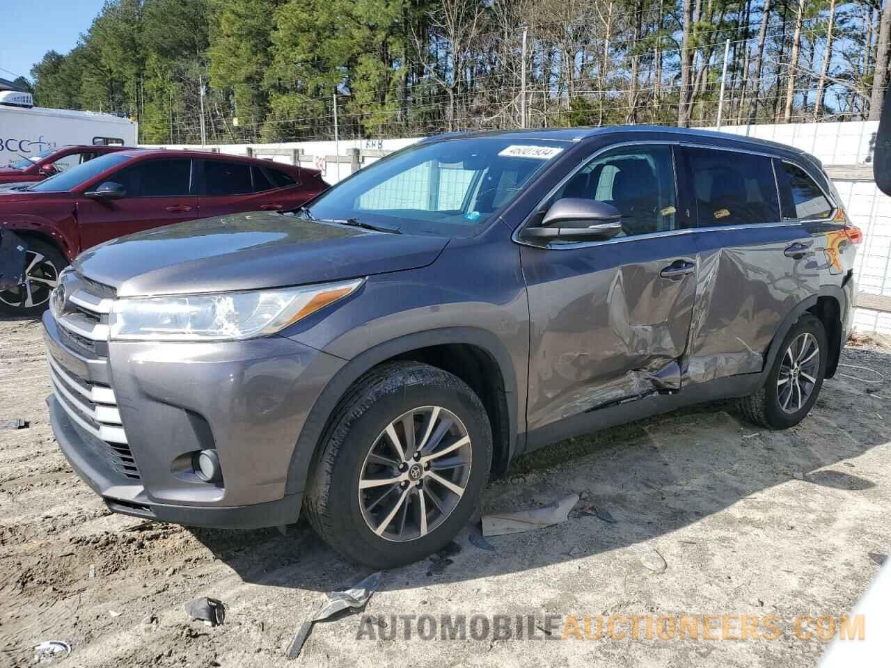 5TDJZRFH9KS983868 TOYOTA HIGHLANDER 2019