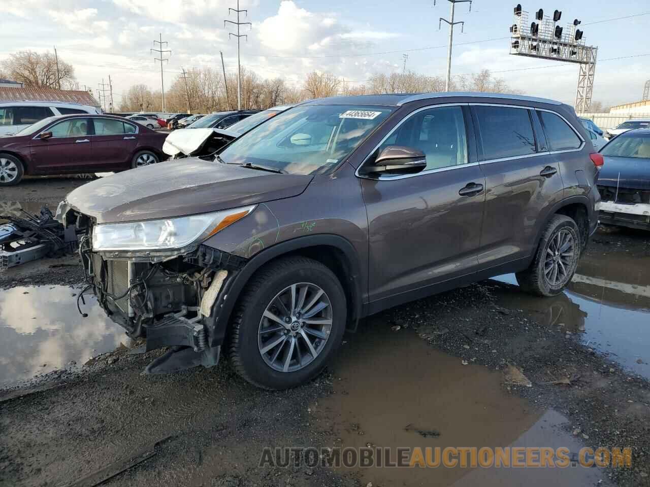 5TDJZRFH9KS996457 TOYOTA HIGHLANDER 2019