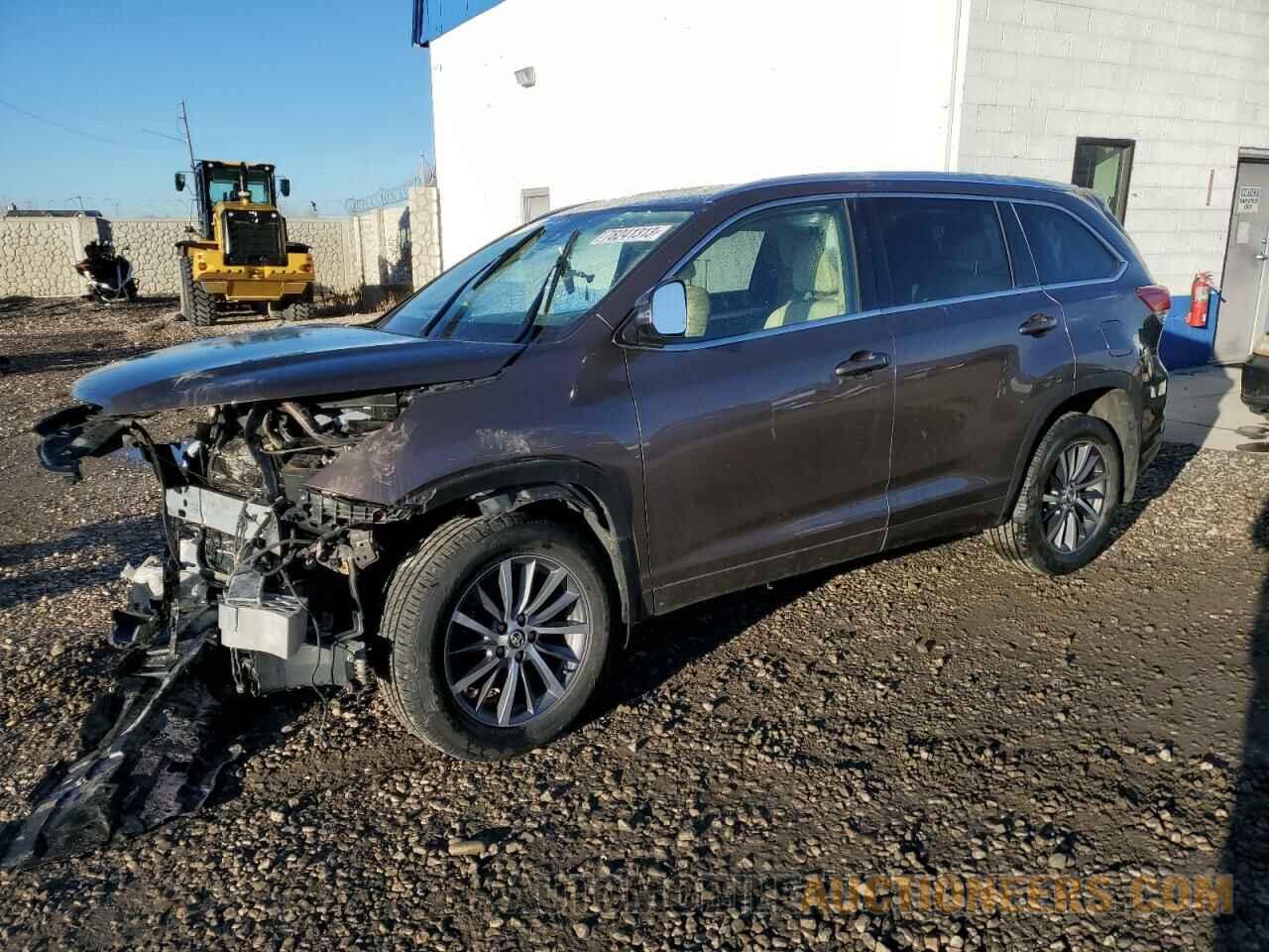 5TDJZRFHXHS463879 TOYOTA HIGHLANDER 2017