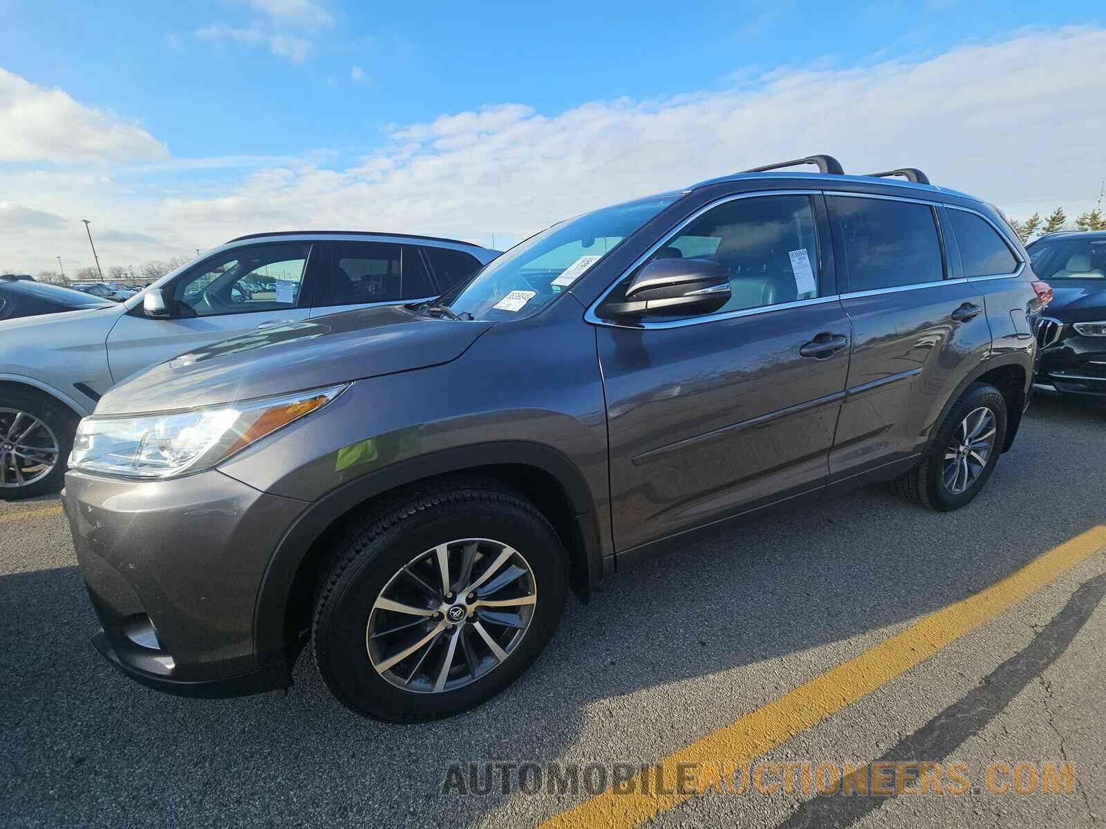 5TDJZRFHXJS557282 Toyota Highlander 2018