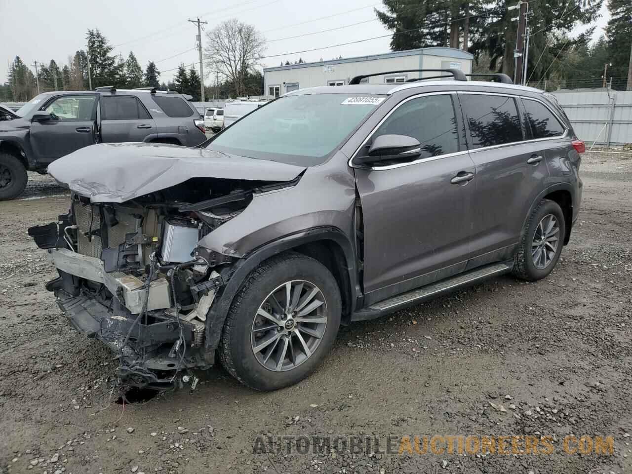 5TDJZRFHXKS580465 TOYOTA HIGHLANDER 2019