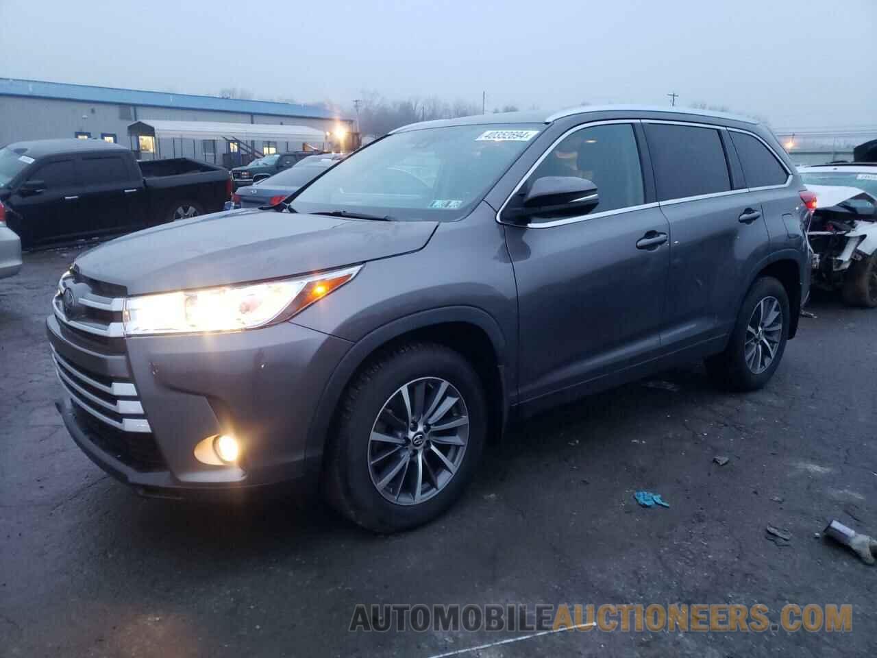 5TDJZRFHXKS589795 TOYOTA HIGHLANDER 2019