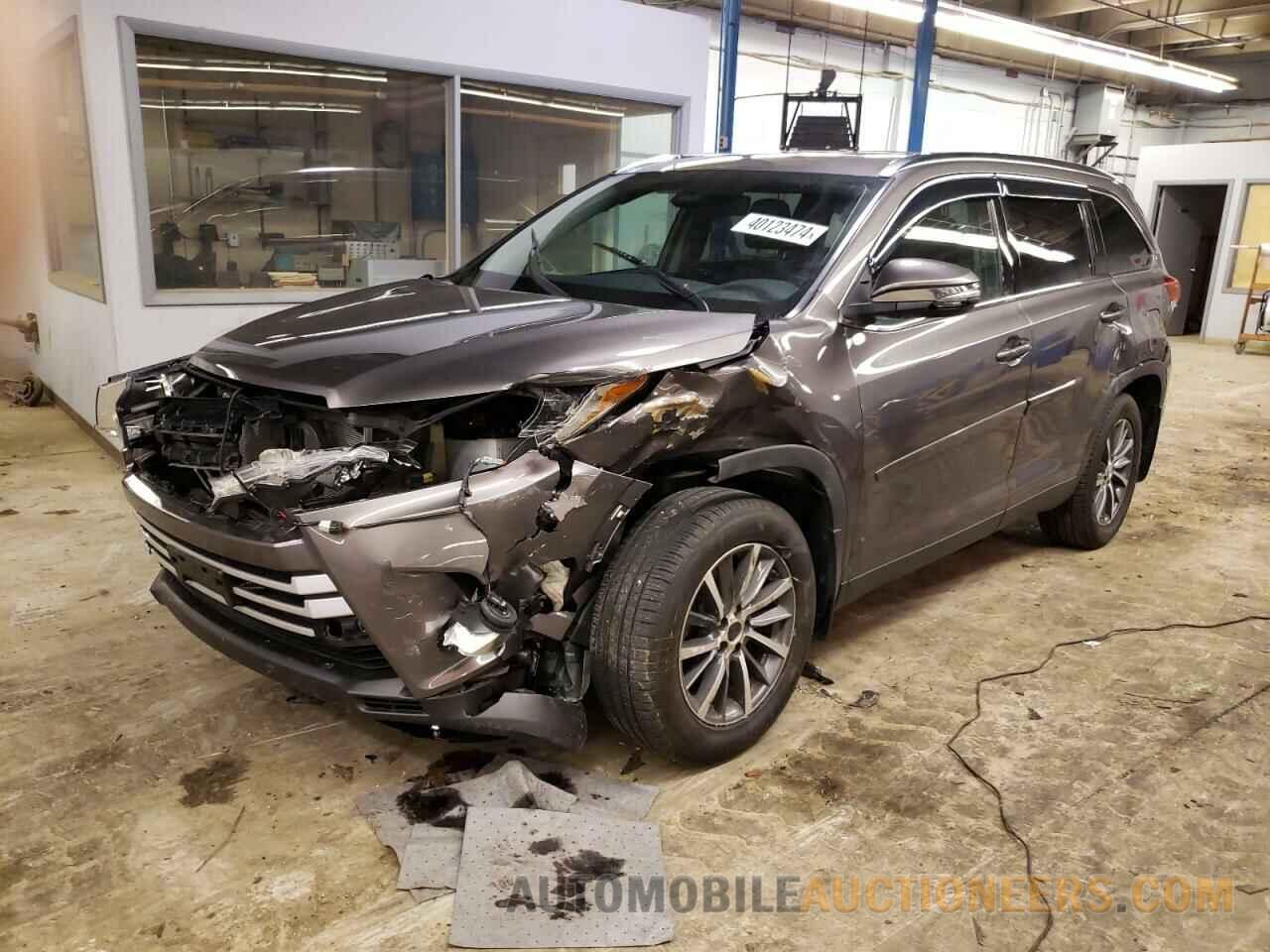 5TDJZRFHXKS706498 TOYOTA HIGHLANDER 2019