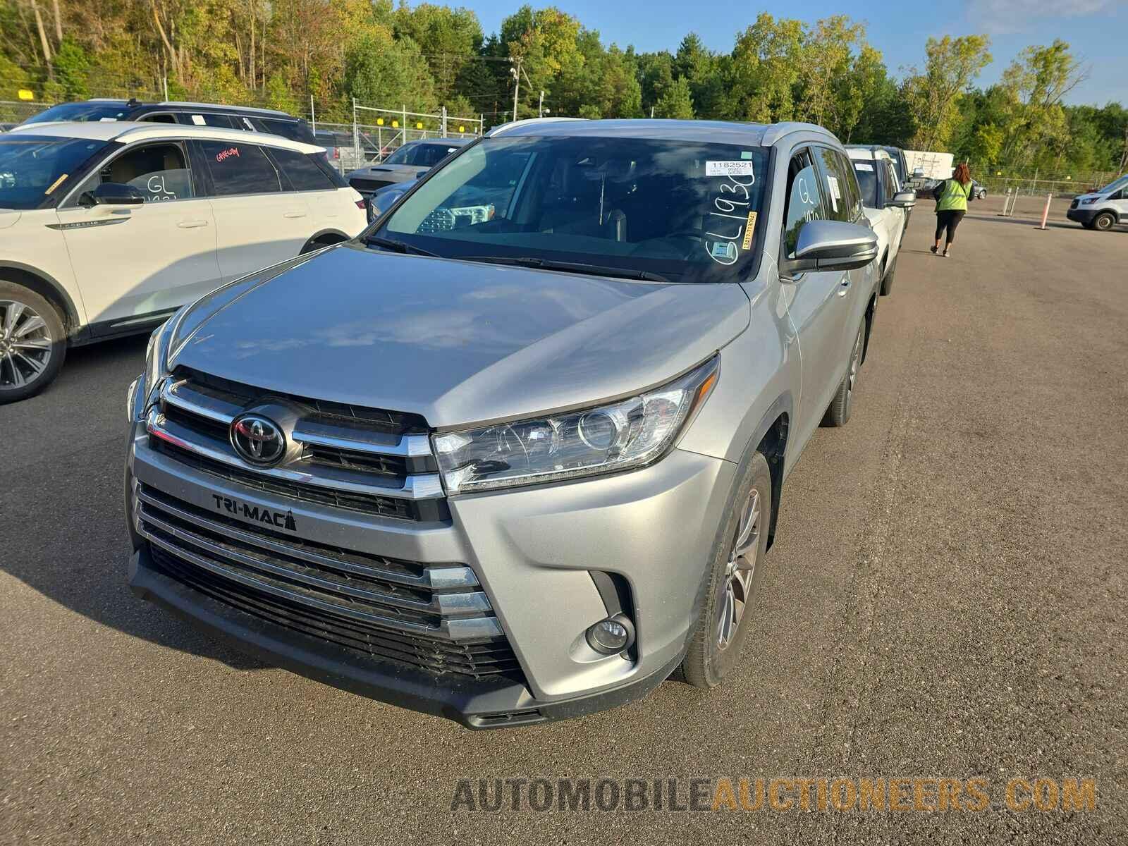 5TDJZRFHXKS713094 Toyota Highlander 2019