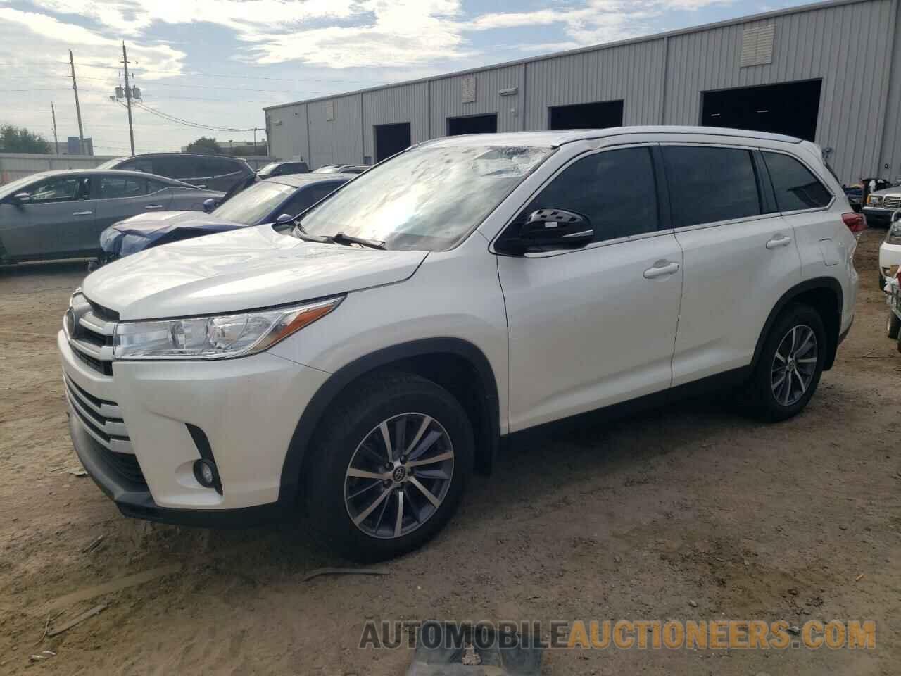 5TDJZRFHXKS924411 TOYOTA HIGHLANDER 2019