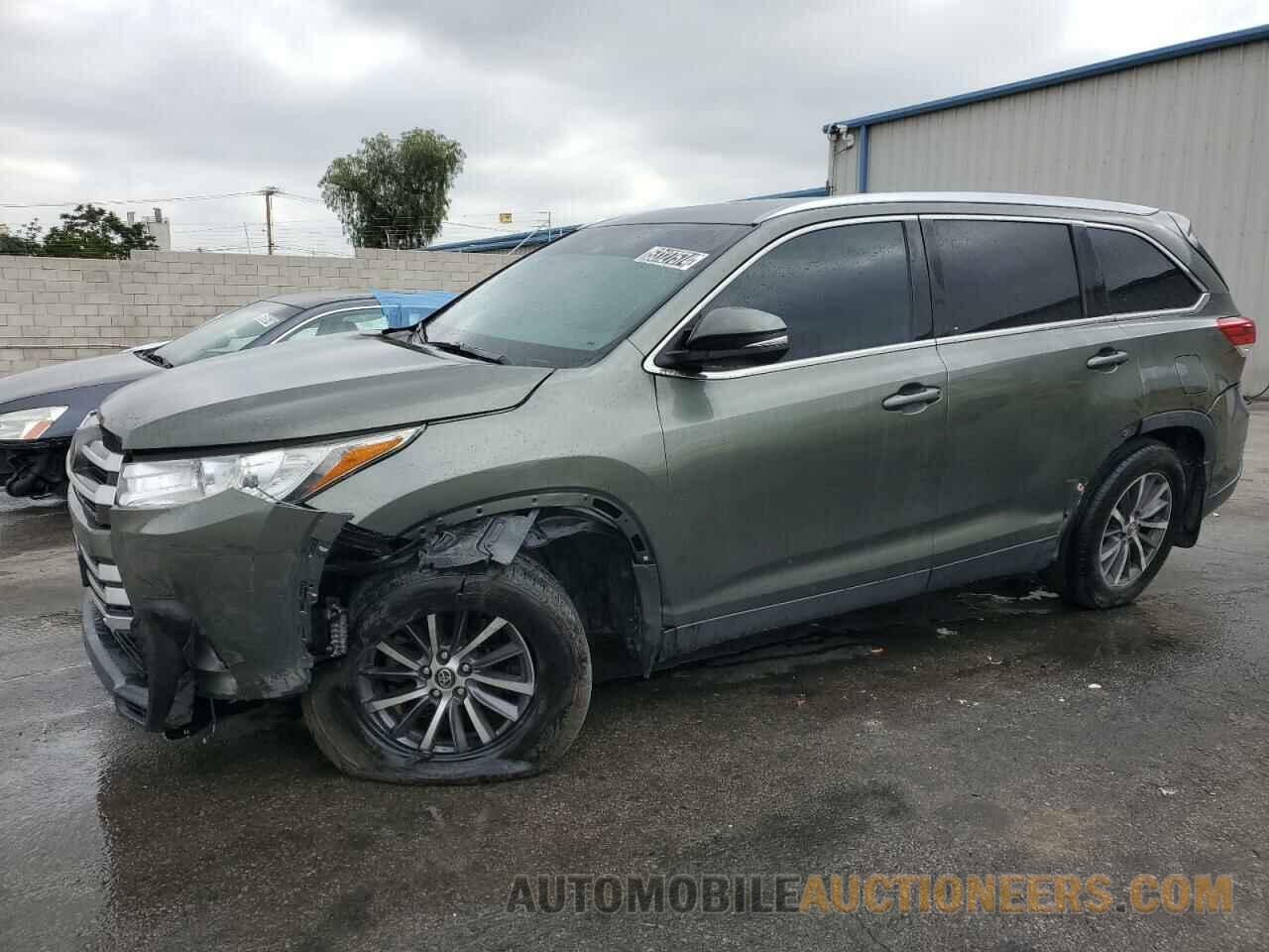 5TDJZRFHXKS965167 TOYOTA HIGHLANDER 2019