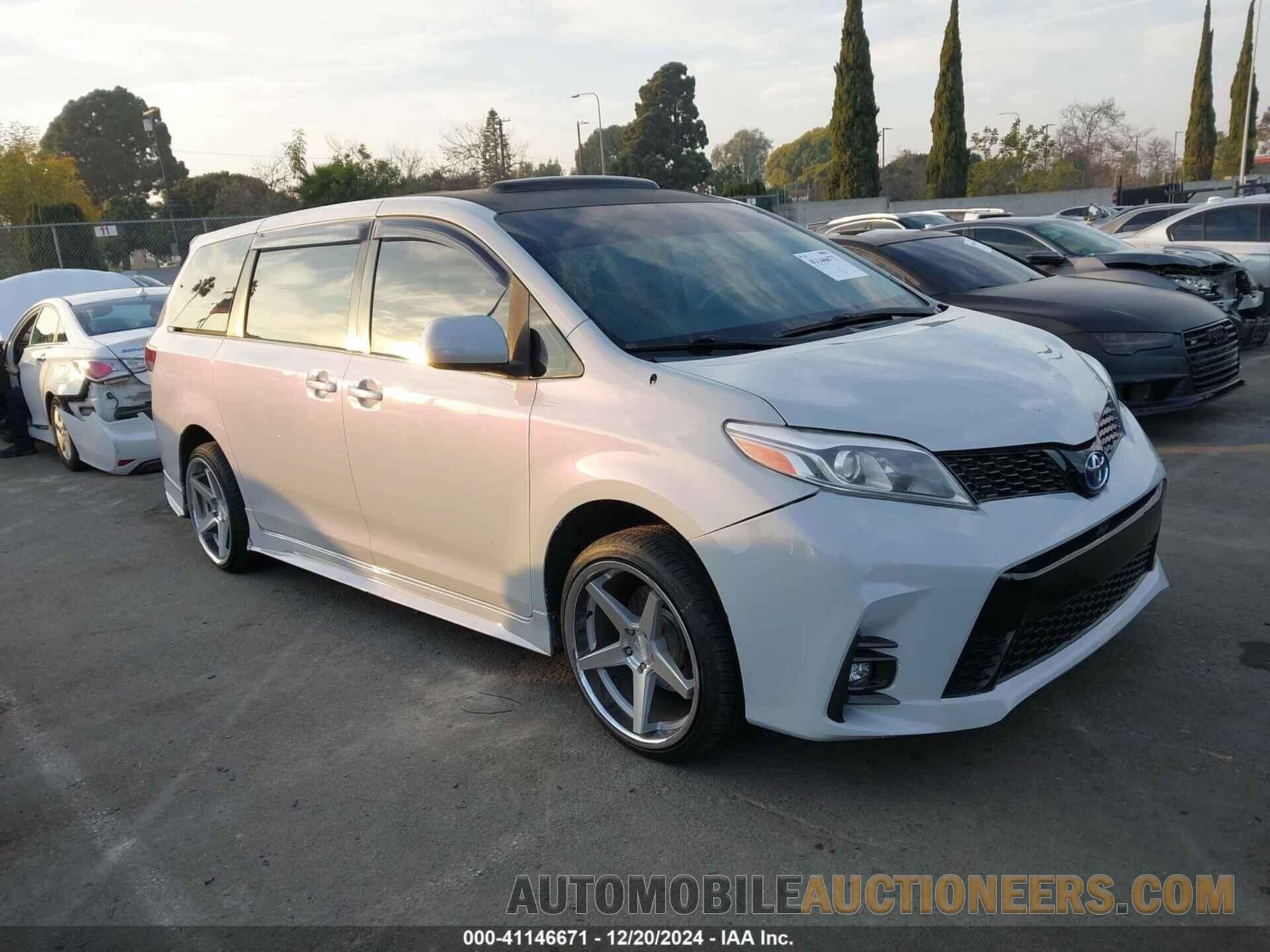 5TDKA3DCXBS004813 TOYOTA SIENNA 2011