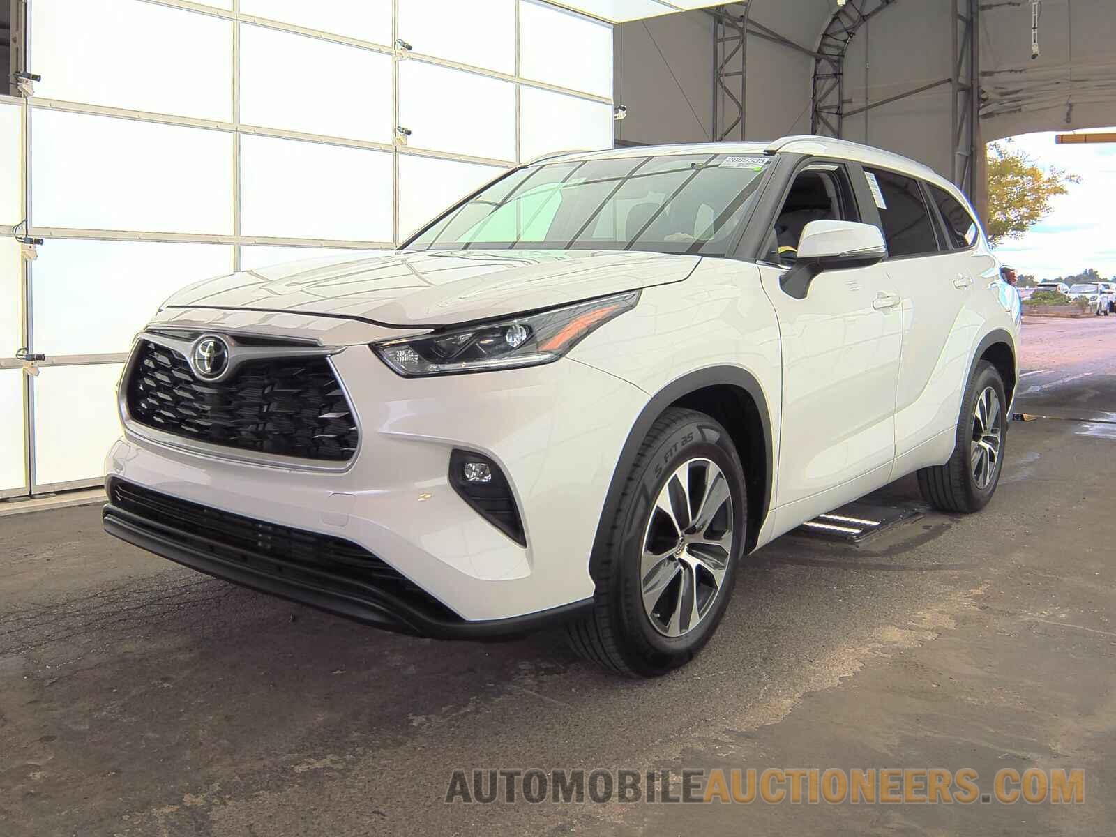 5TDKDRAH8PS006822 Toyota Highlander 2023