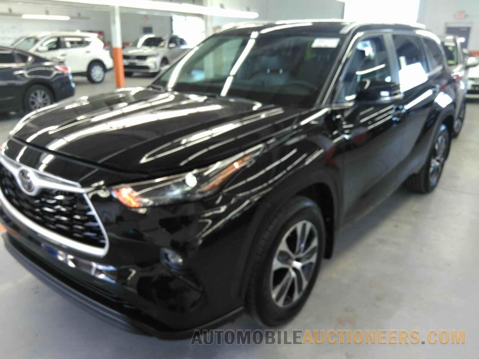 5TDKDRAH8PS036984 Toyota Highlander 2023